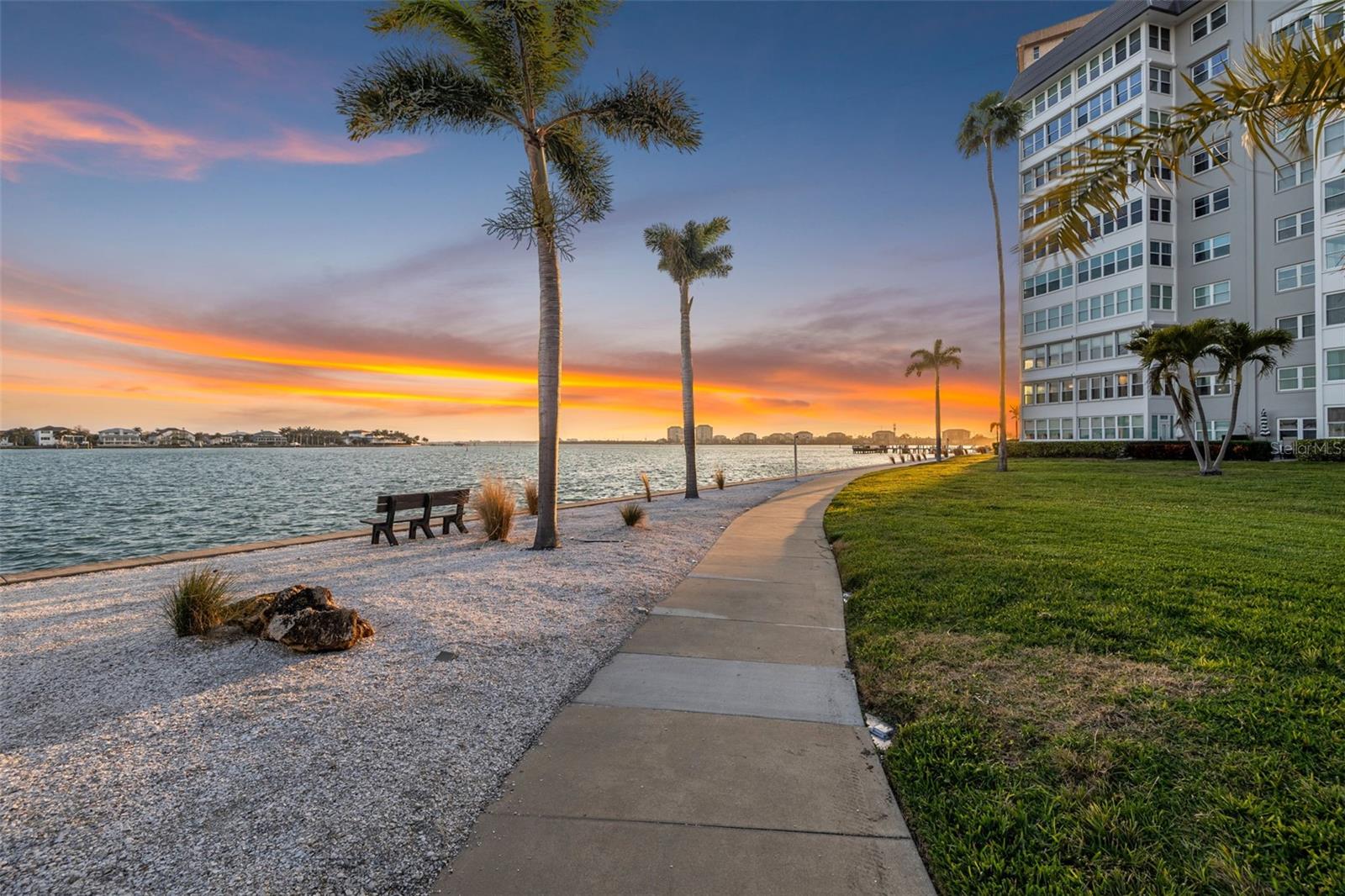 Image 21 of 37 For 5130 Brittany Drive S 201