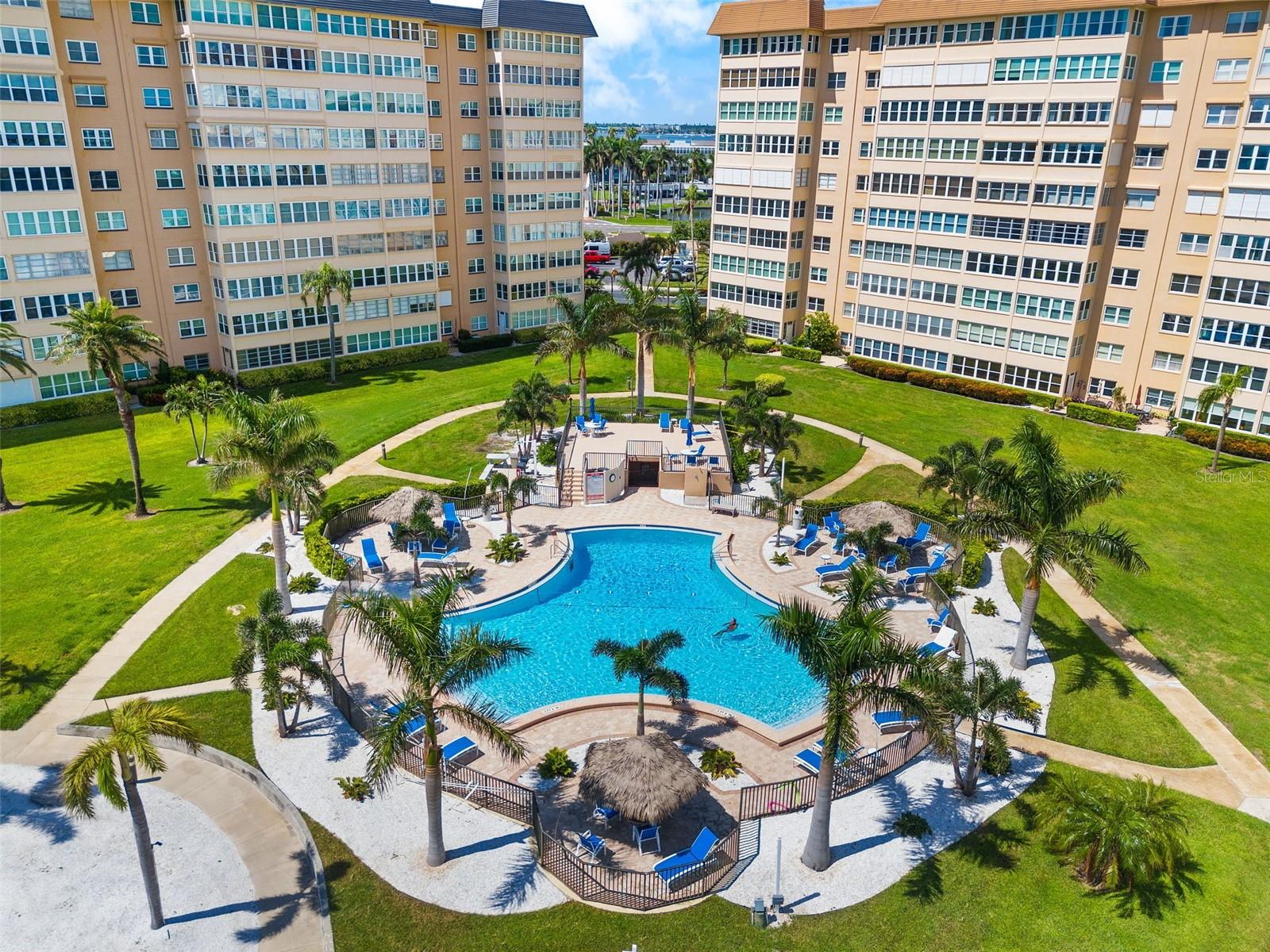 Image 27 of 37 For 5130 Brittany Drive S 201