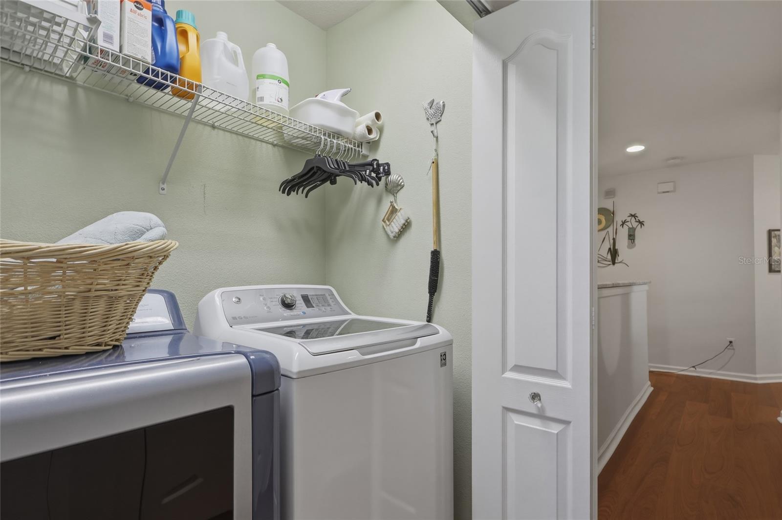 Listing photo id 20 for 4949 Pond Ridge Drive