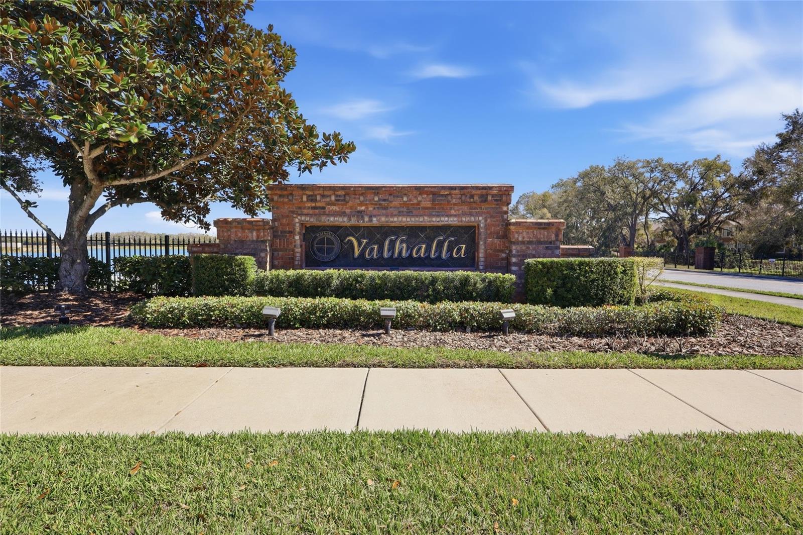 Listing photo id 26 for 4949 Pond Ridge Drive