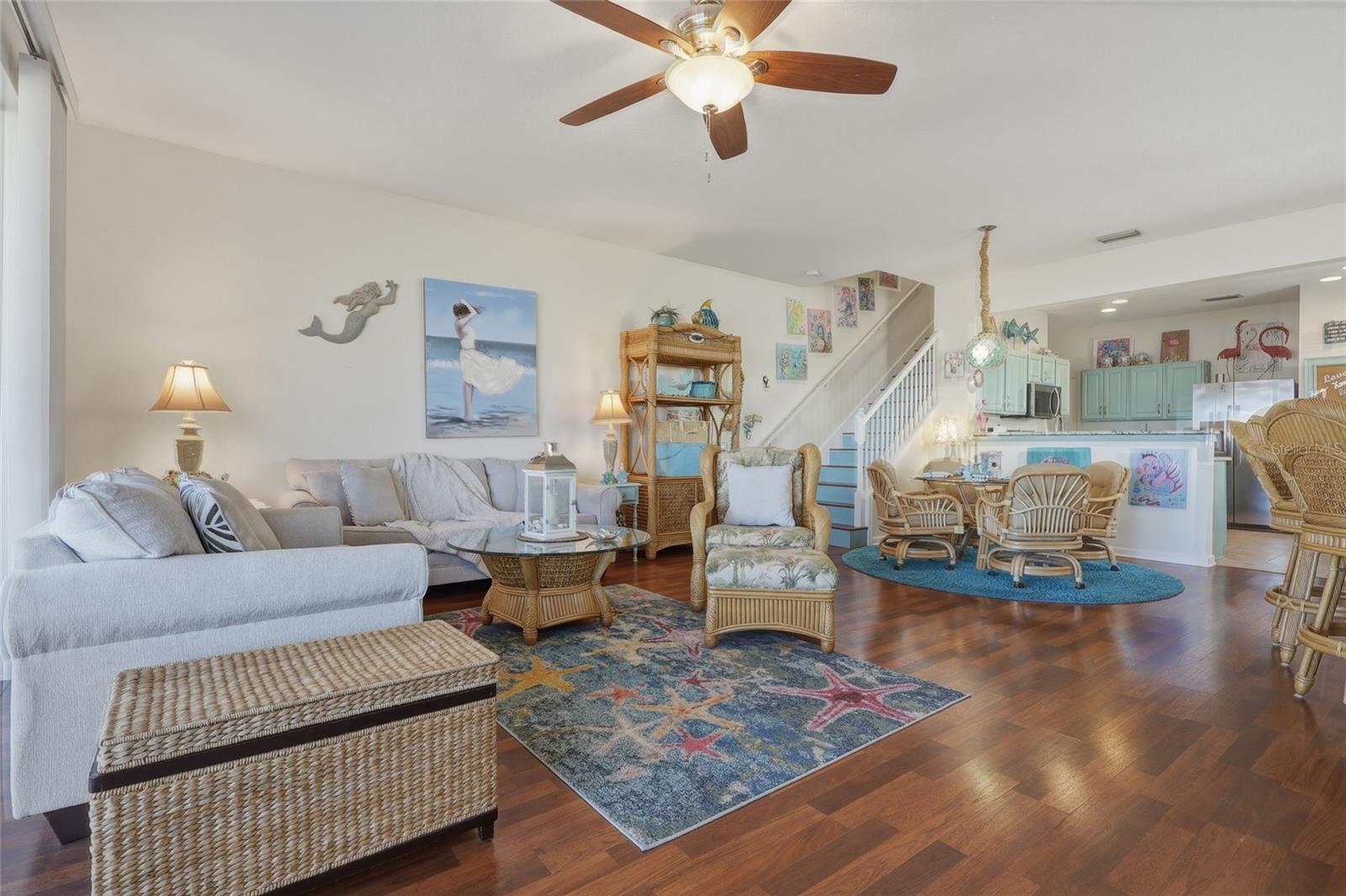 Listing photo id 3 for 4949 Pond Ridge Drive