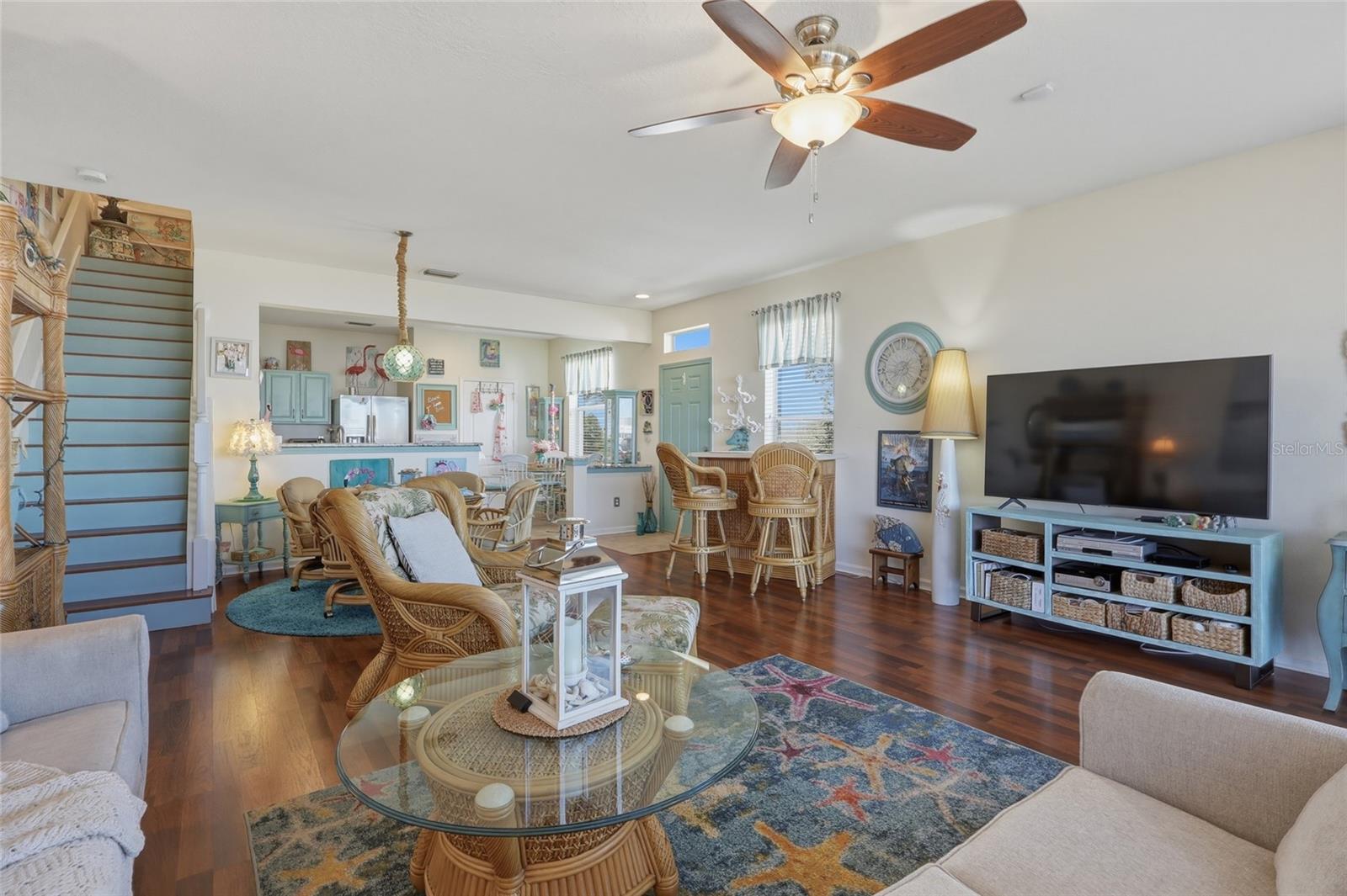 Listing photo id 4 for 4949 Pond Ridge Drive