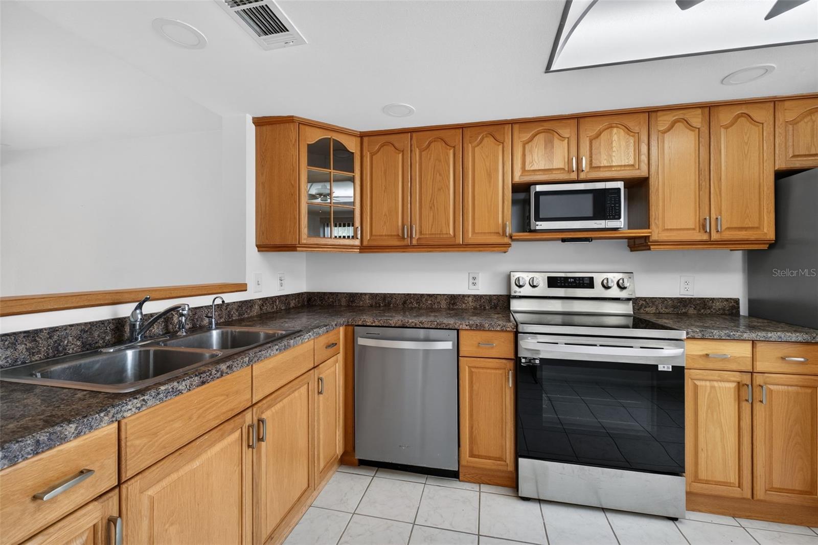 Image 11 of 74 For 19029 Us Highway 19 N 18f