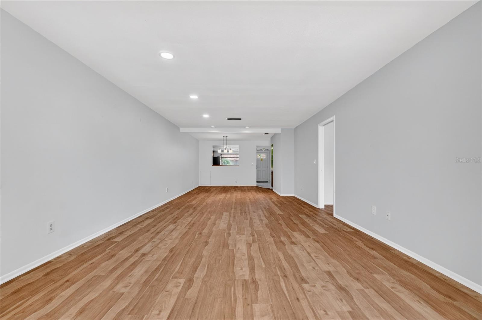 Image 27 of 74 For 19029 Us Highway 19 N 18f