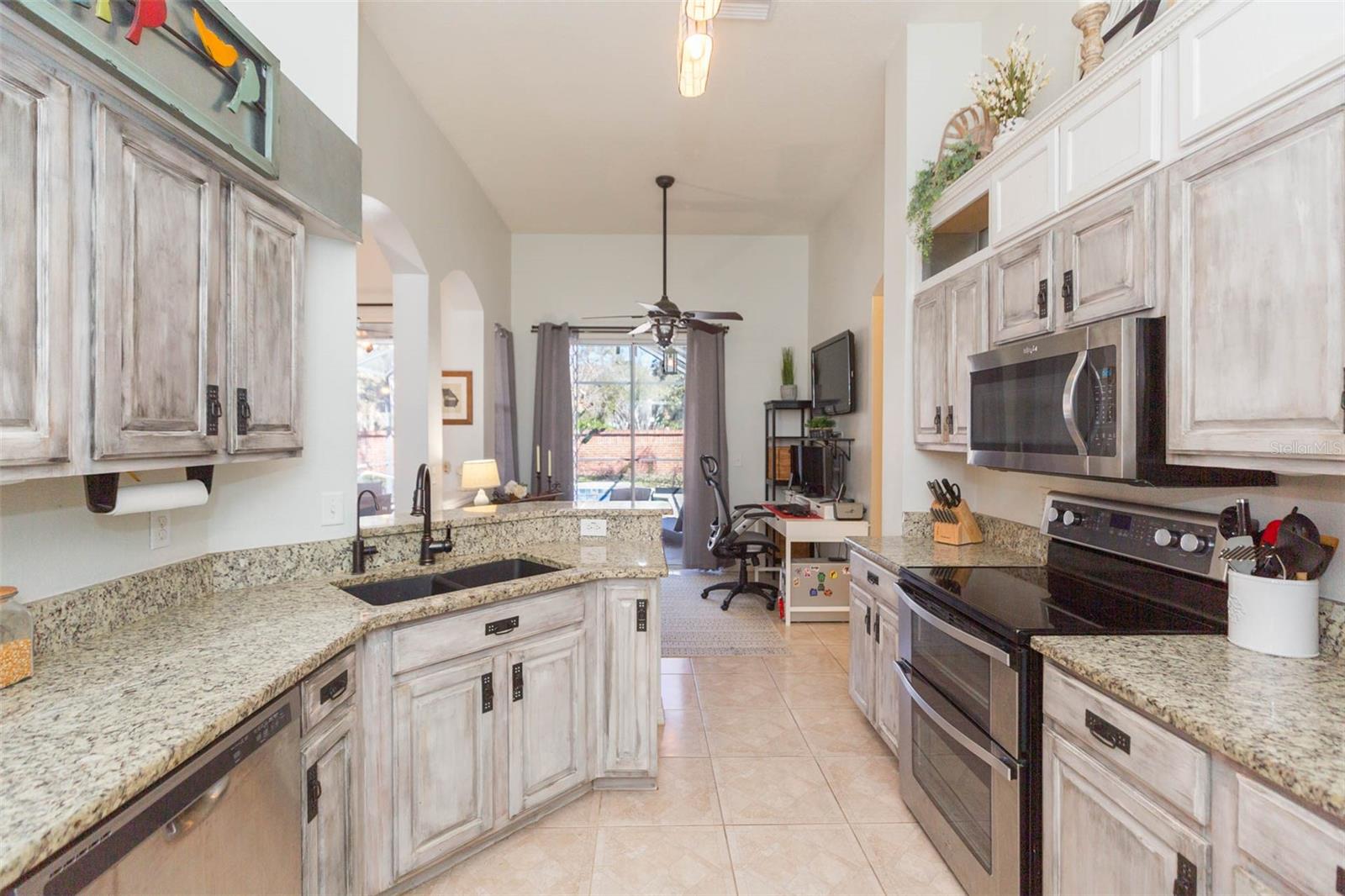 Image 17 of 51 For 7007 Potomac Circle