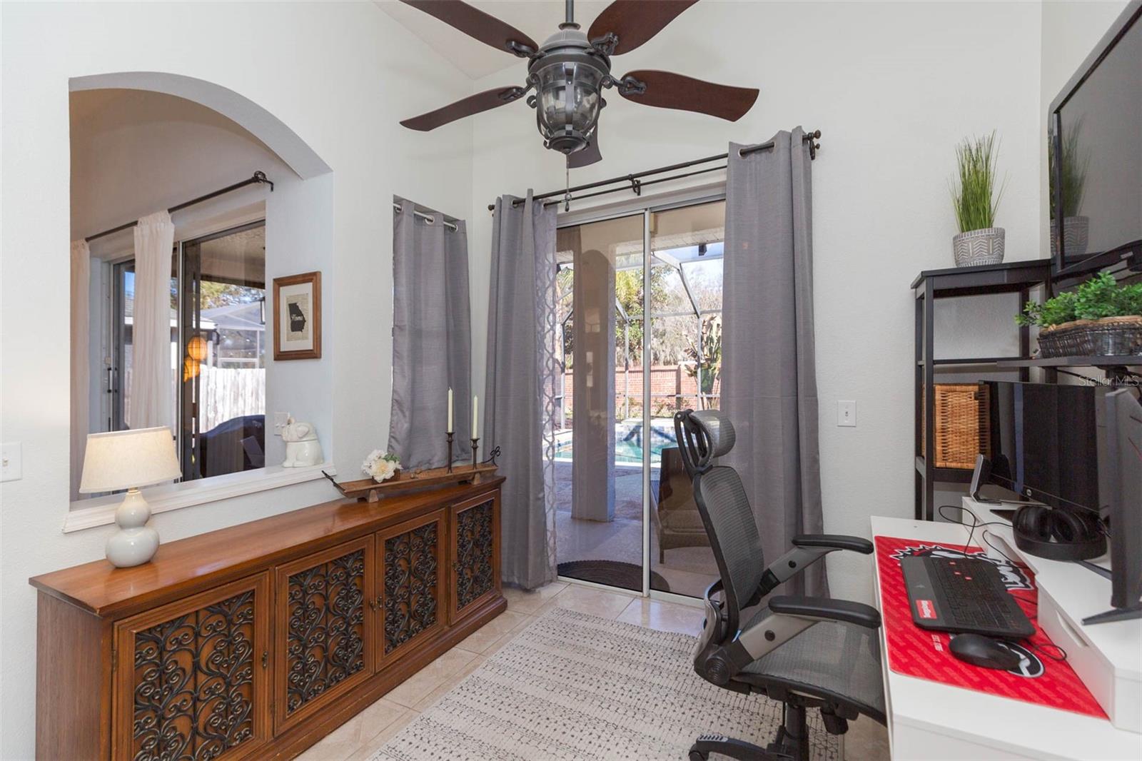 Image 19 of 51 For 7007 Potomac Circle