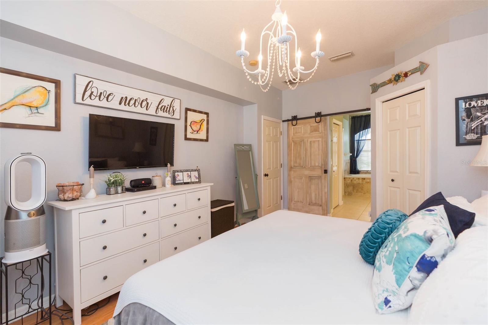 Image 23 of 51 For 7007 Potomac Circle