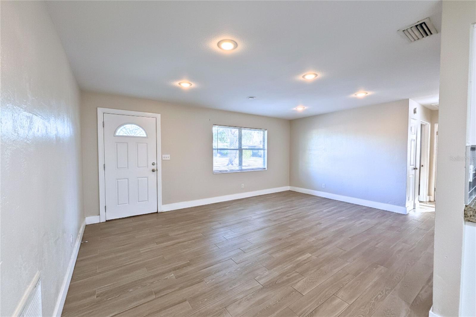 Image 4 of 18 For 11960 79th Avenue