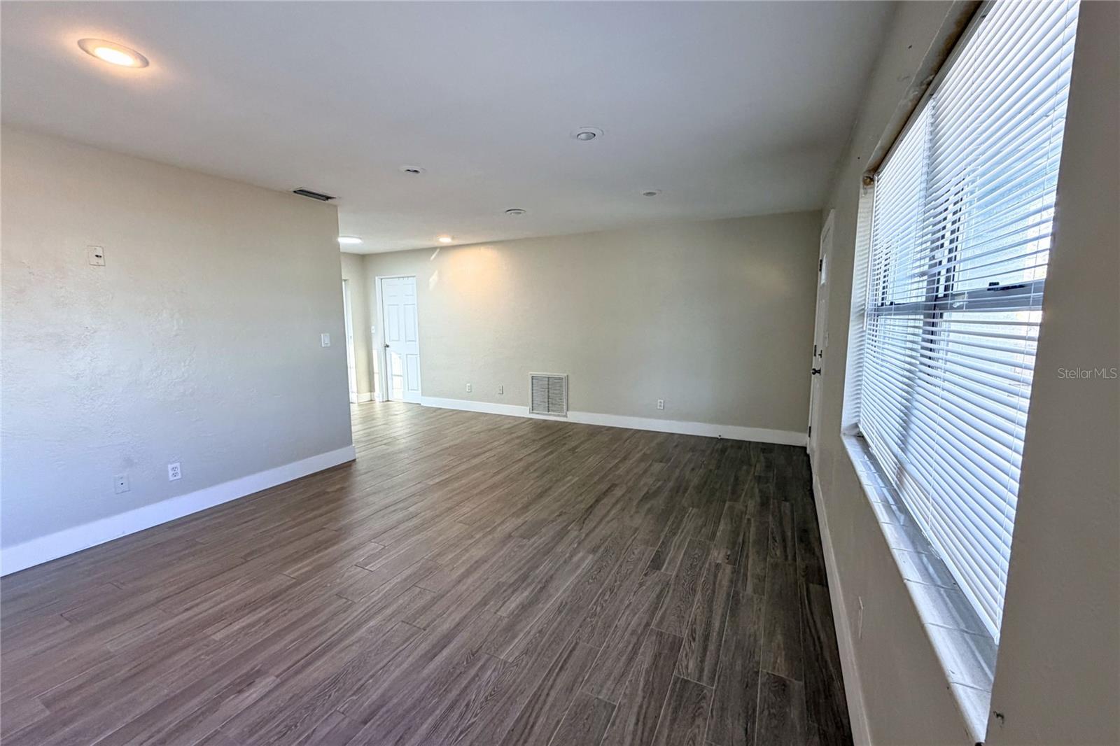 Image 5 of 18 For 11960 79th Avenue