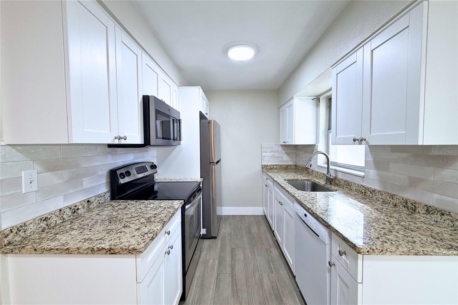 Image 6 of 18 For 11960 79th Avenue