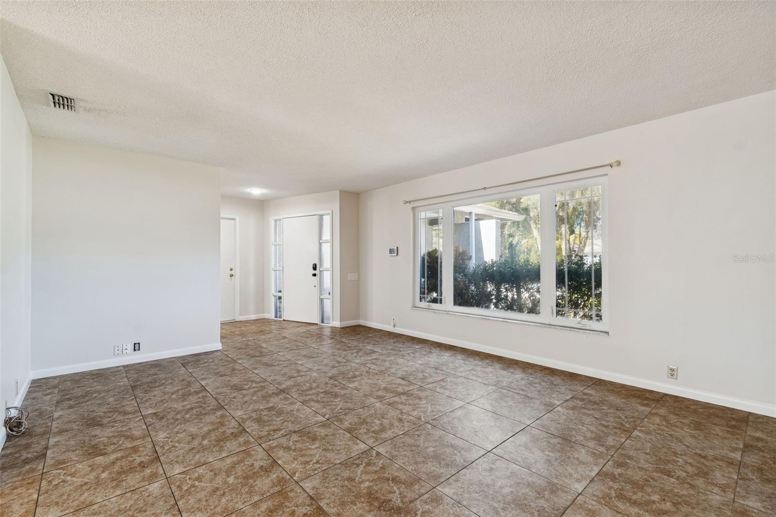 Image 14 of 74 For 9930 Nicklaus Drive