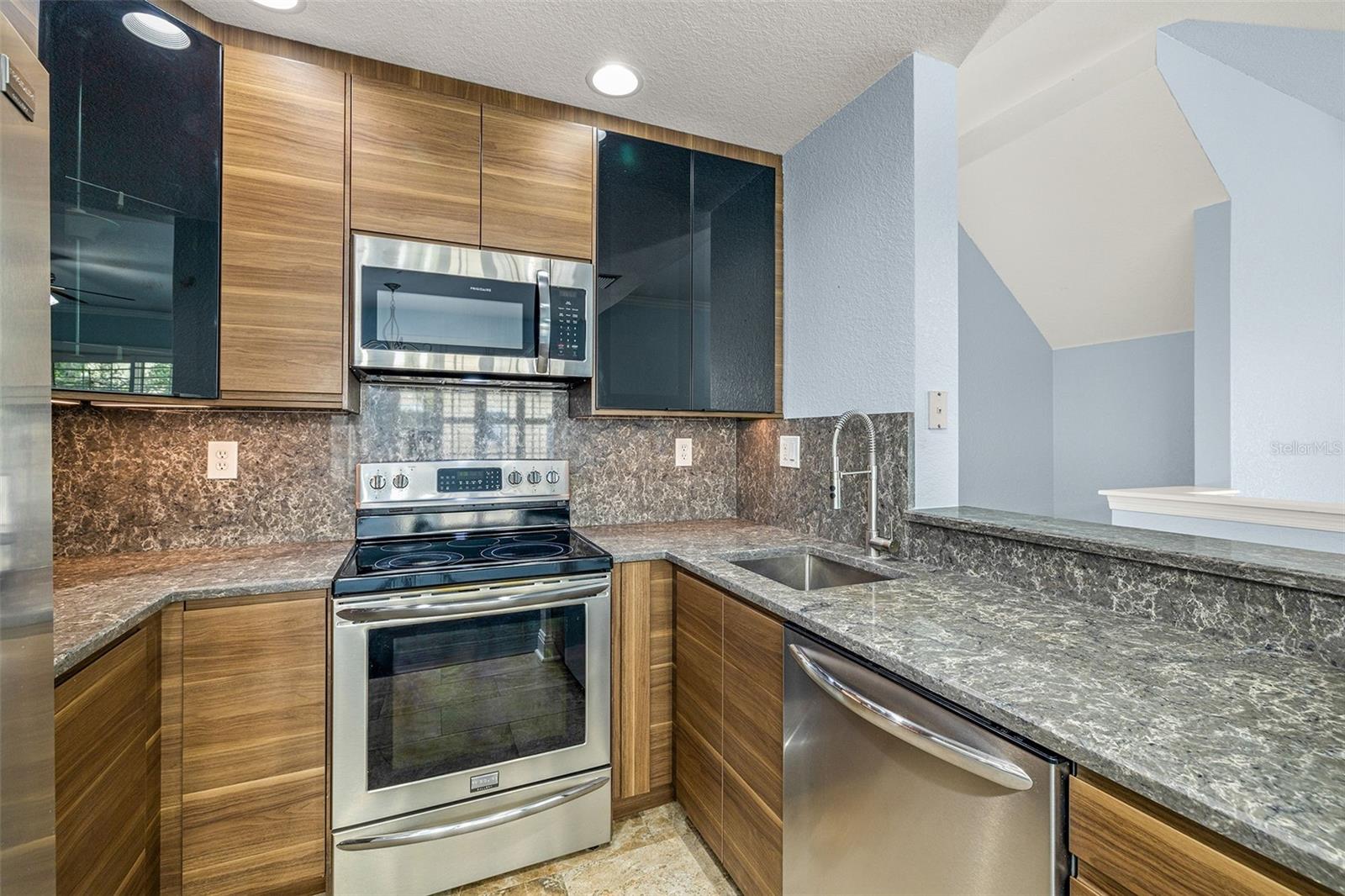 Image 7 of 24 For 109 Bradford Beach Court 109