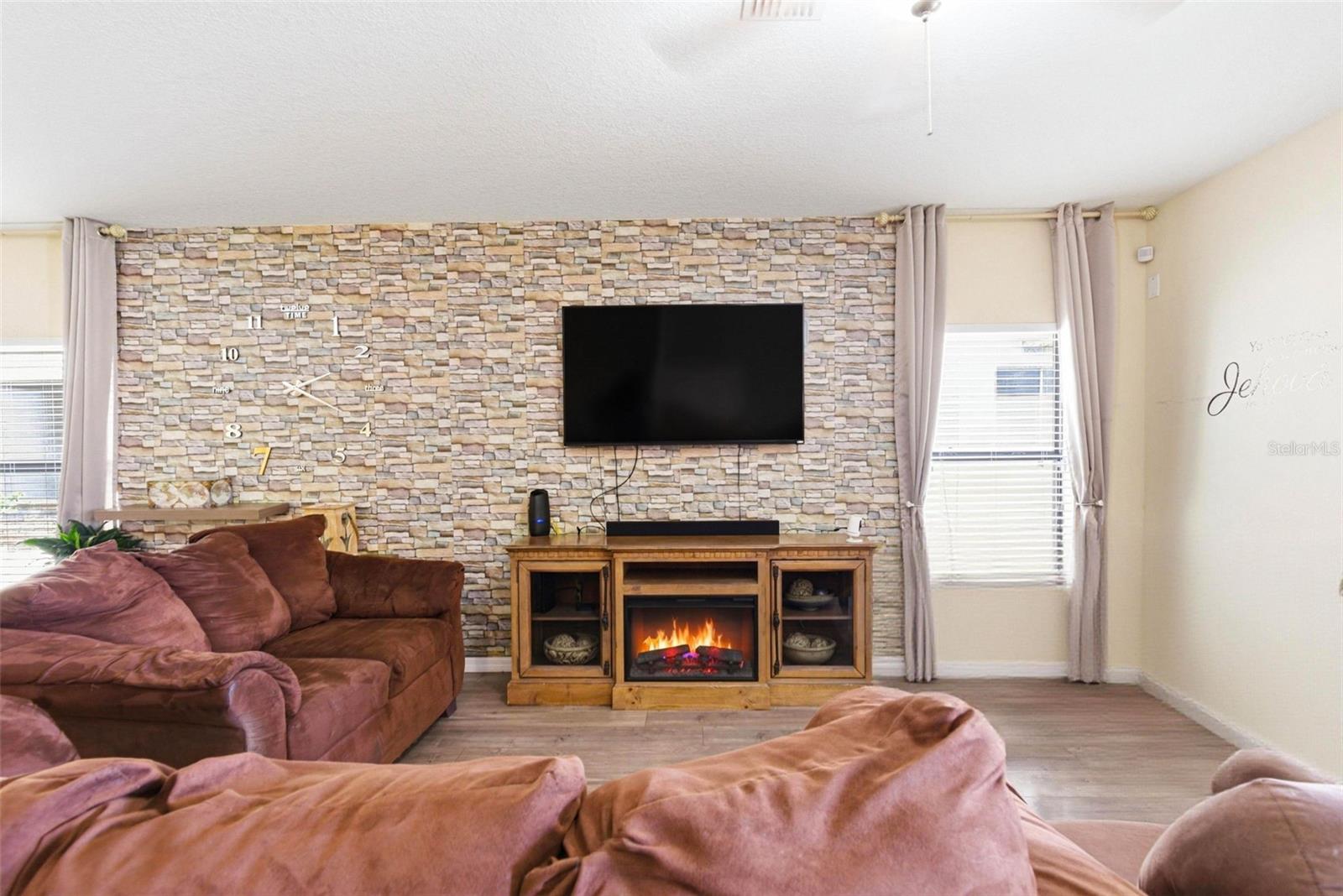 Image 7 of 35 For 10135 Newminster Loop