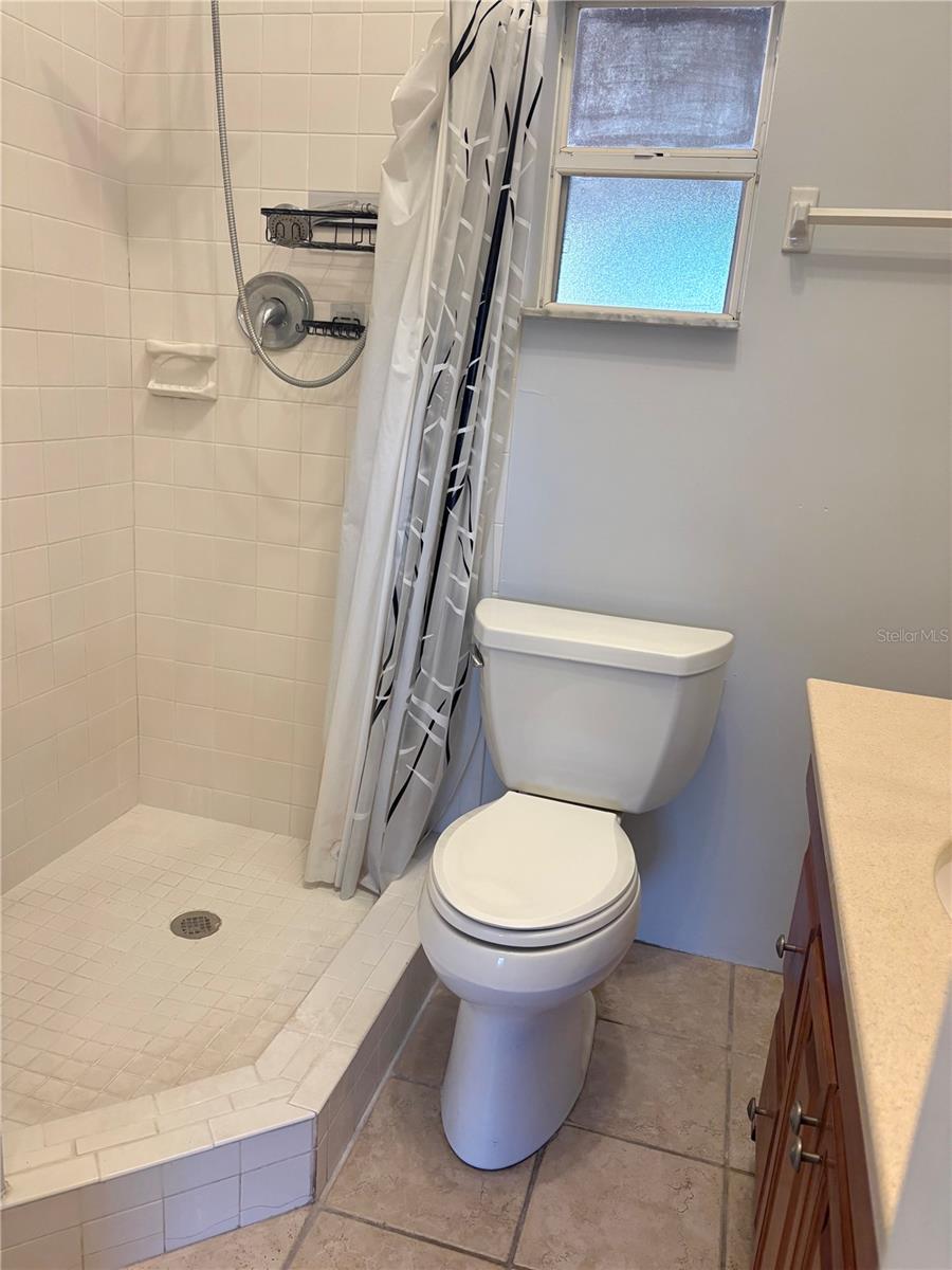 Image 11 of 27 For 1060 41st Street N