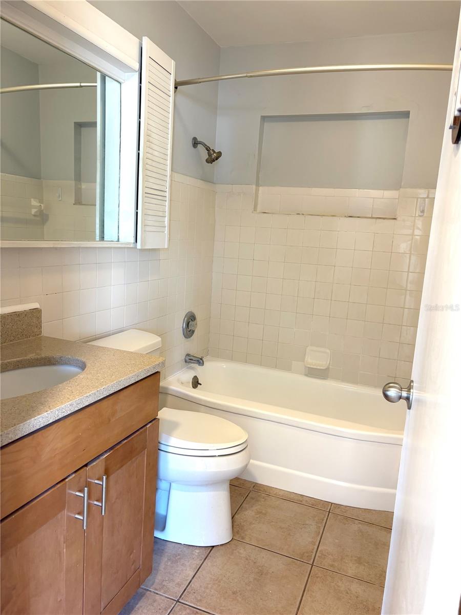 Image 17 of 27 For 1060 41st Street N