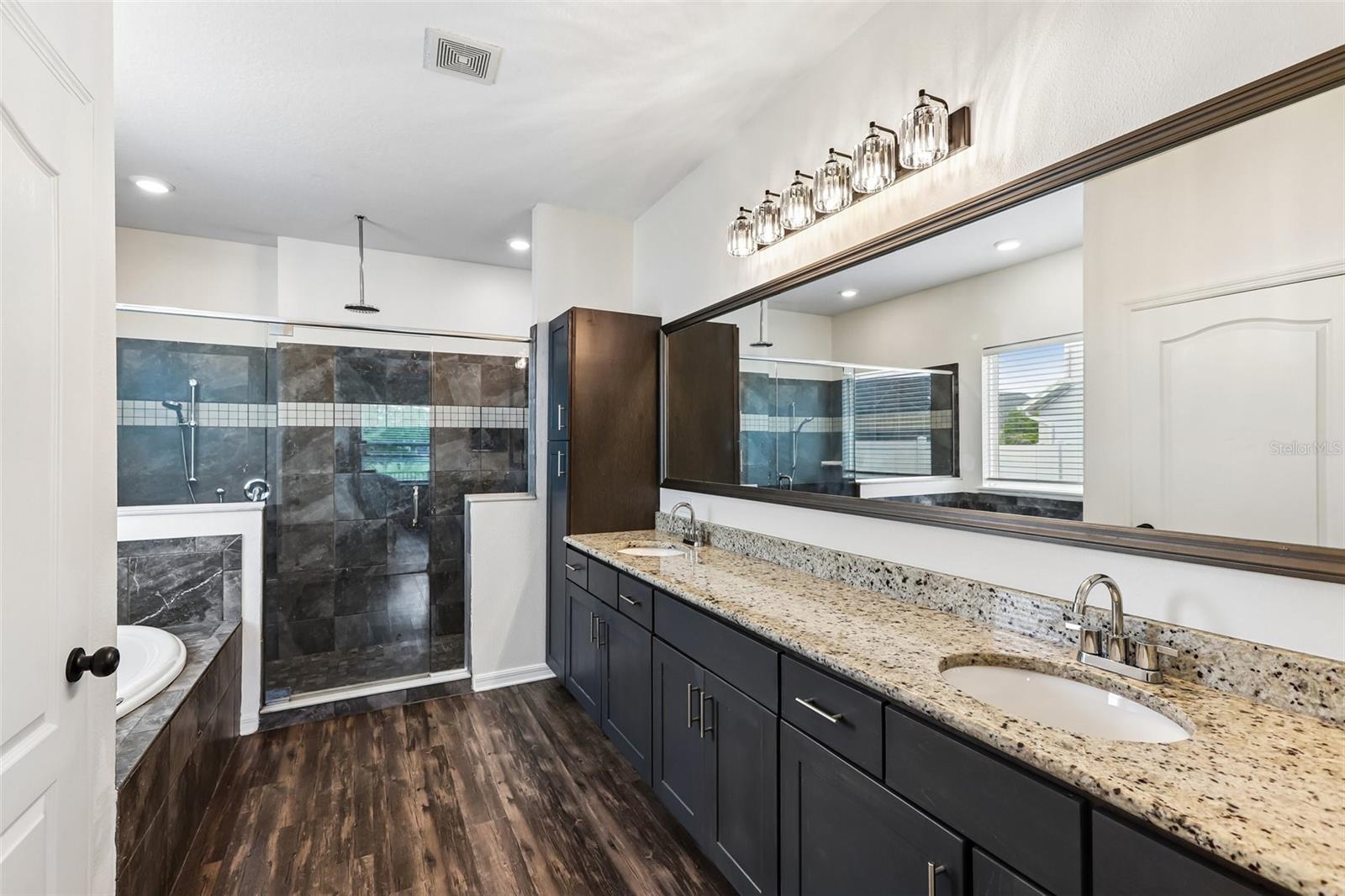 Image 14 of 39 For 8245 Olive Brook Drive