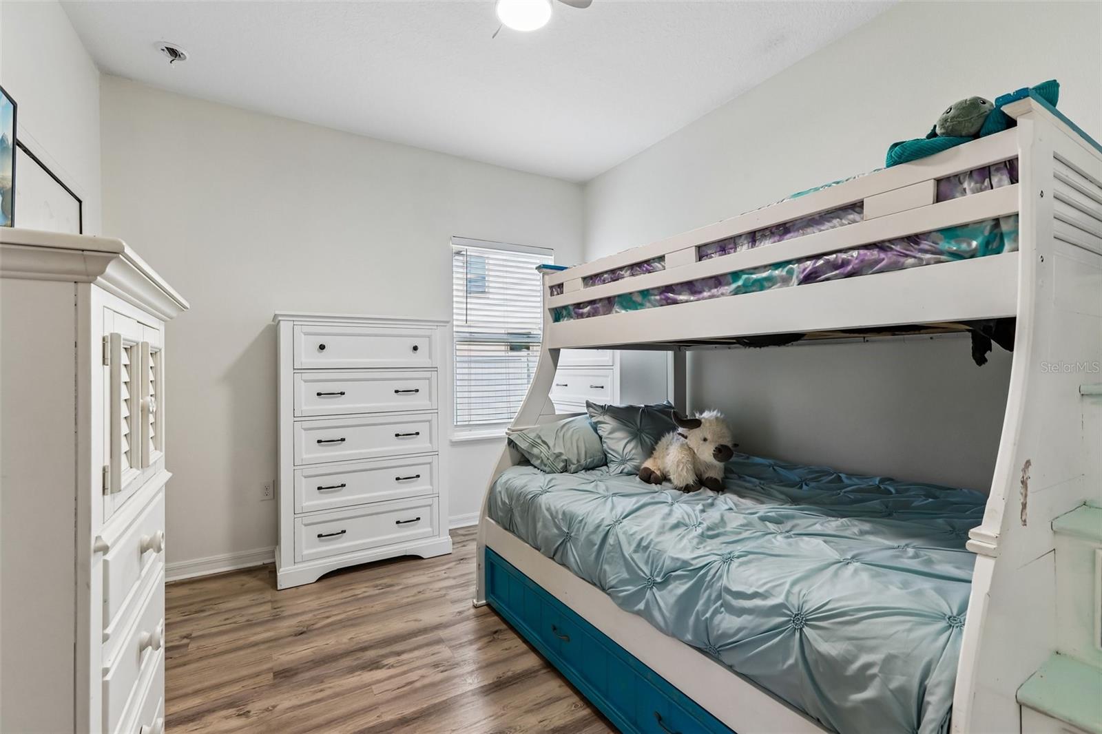 Image 18 of 39 For 8245 Olive Brook Drive