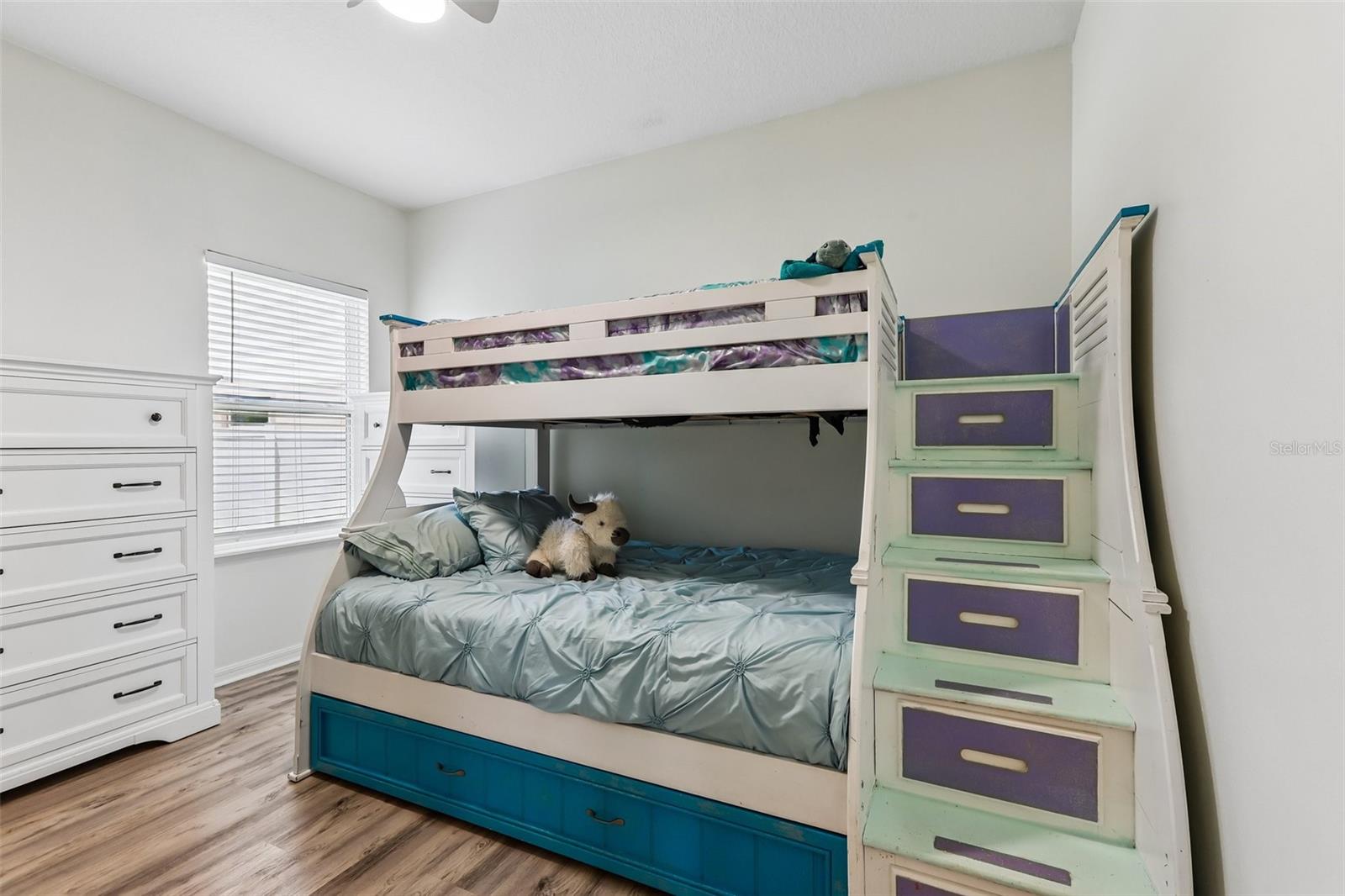 Image 19 of 39 For 8245 Olive Brook Drive