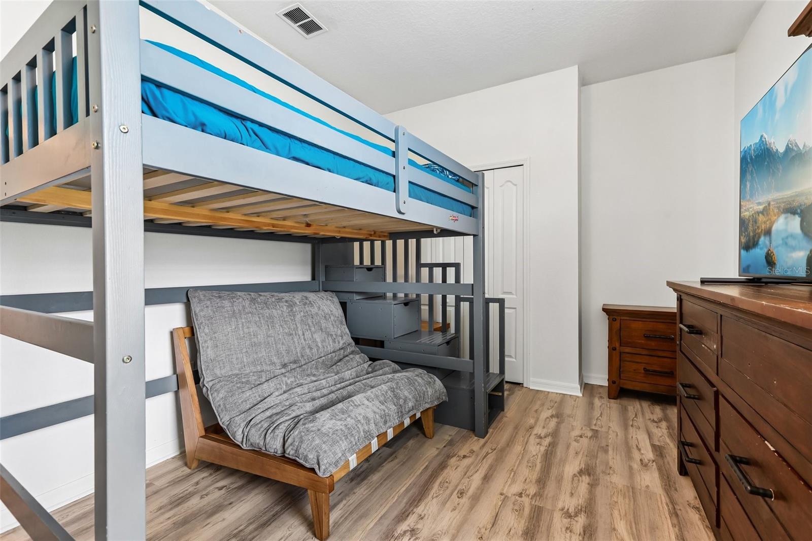 Image 21 of 39 For 8245 Olive Brook Drive