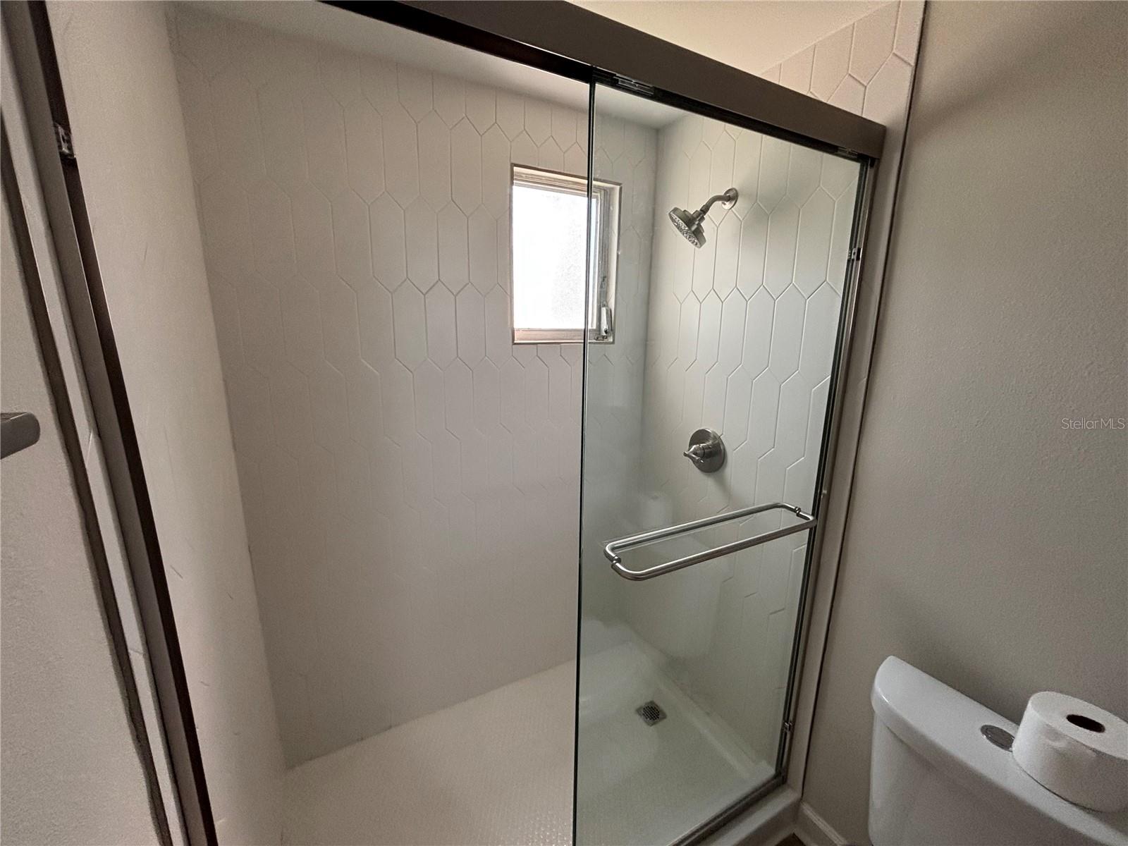 Image 10 of 54 For 1893 Shore Drive S 114