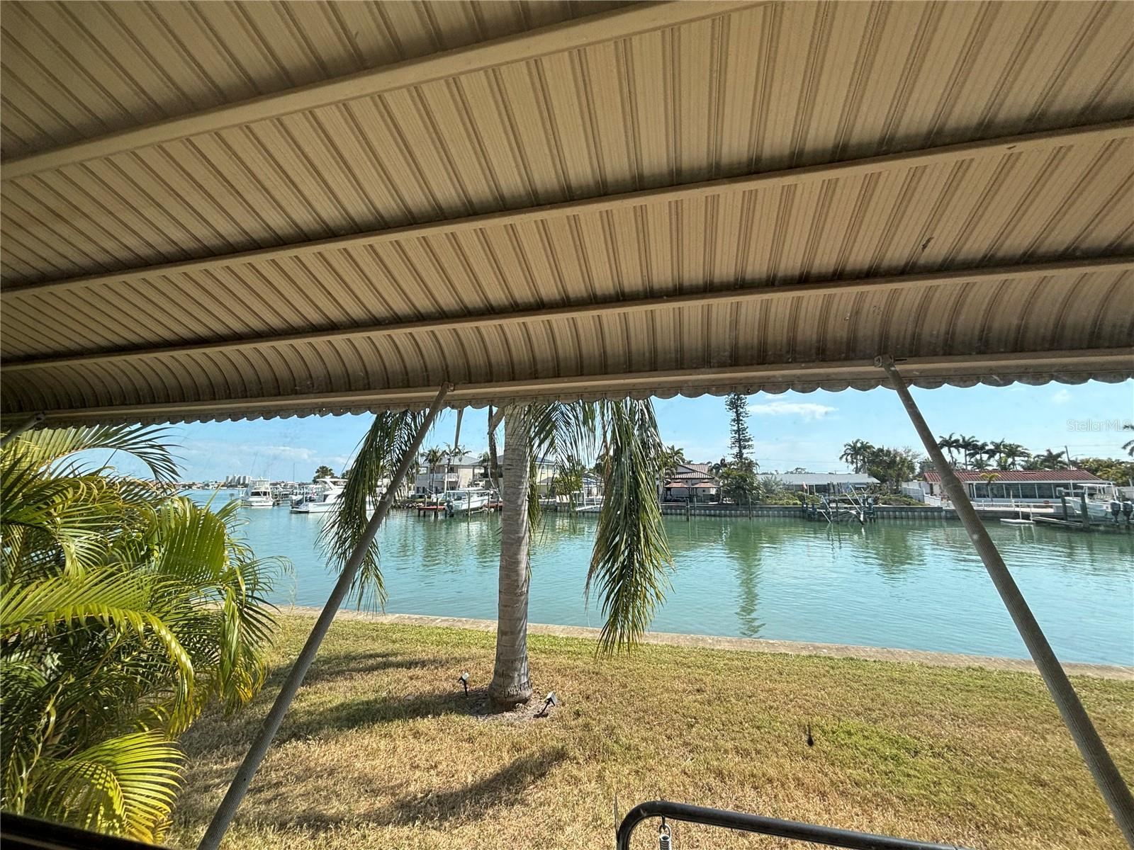 Image 18 of 54 For 1893 Shore Drive S 114