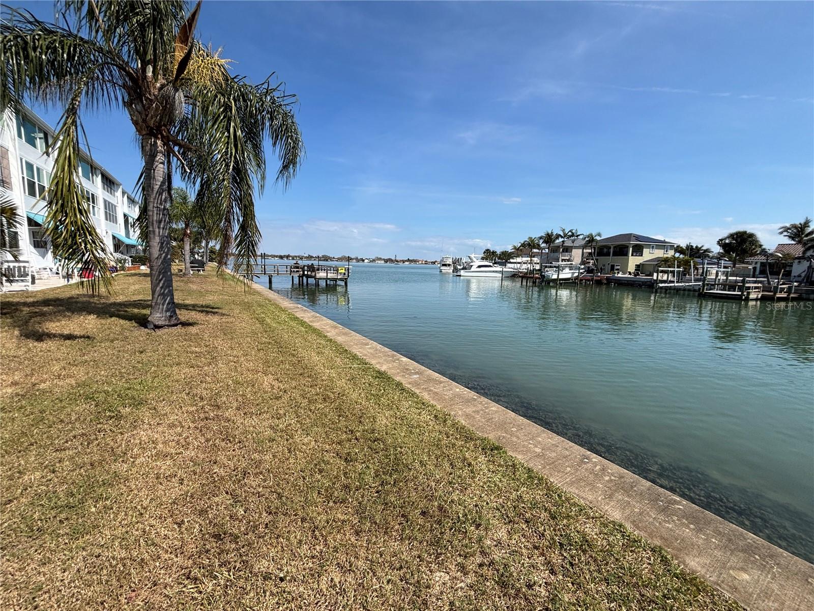 Image 19 of 54 For 1893 Shore Drive S 114