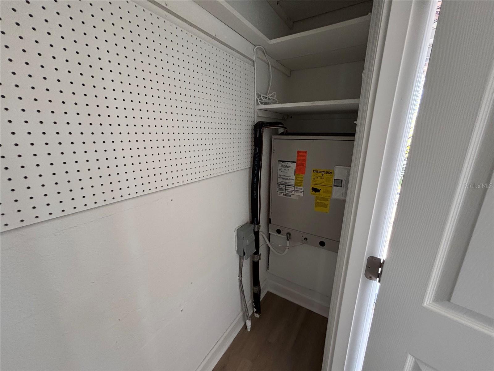 Image 23 of 54 For 1893 Shore Drive S 114