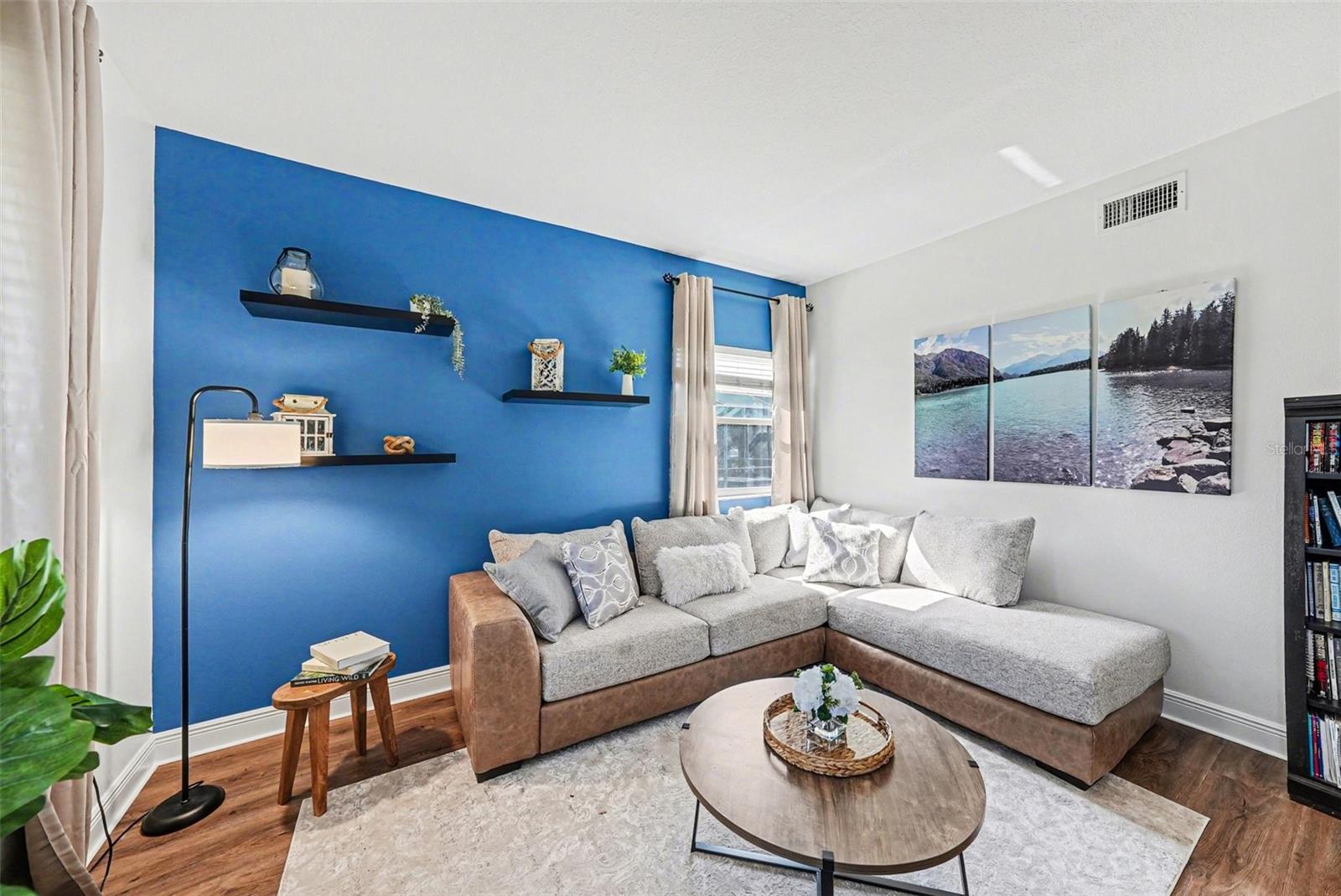 Listing photo id 8 for 5128 Hartwell Loop