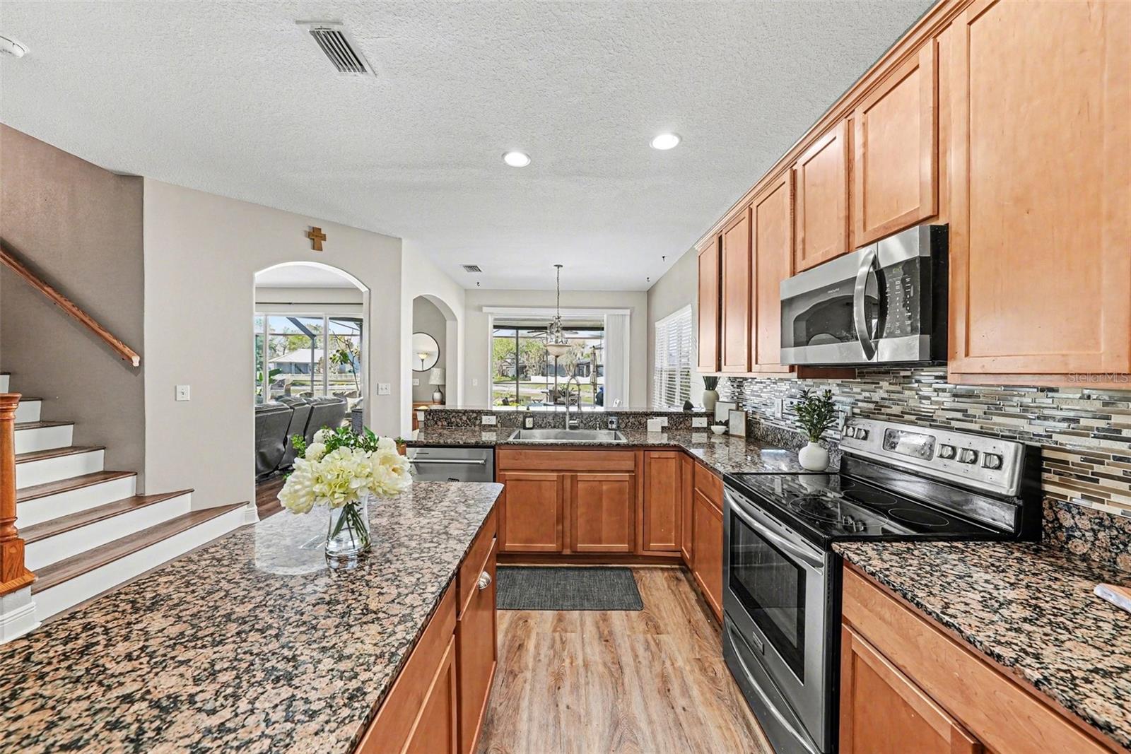 Listing photo id 13 for 5128 Hartwell Loop