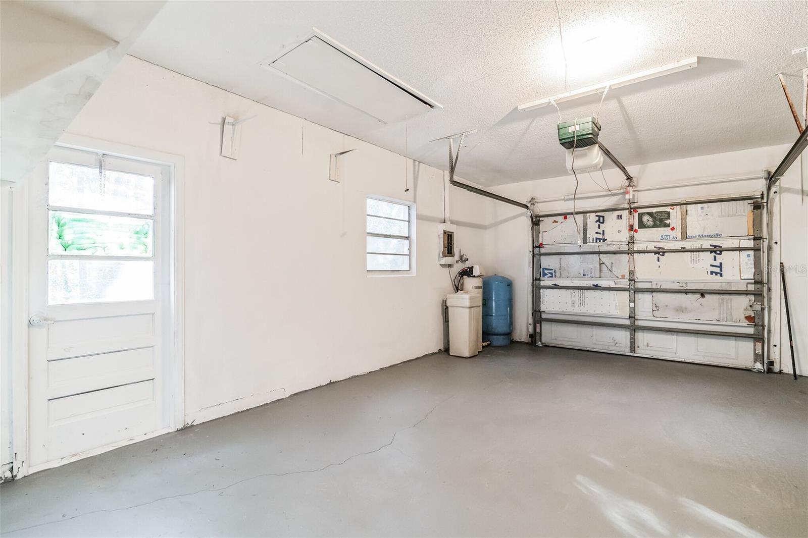 Image 17 of 19 For 6205 Seneca Street