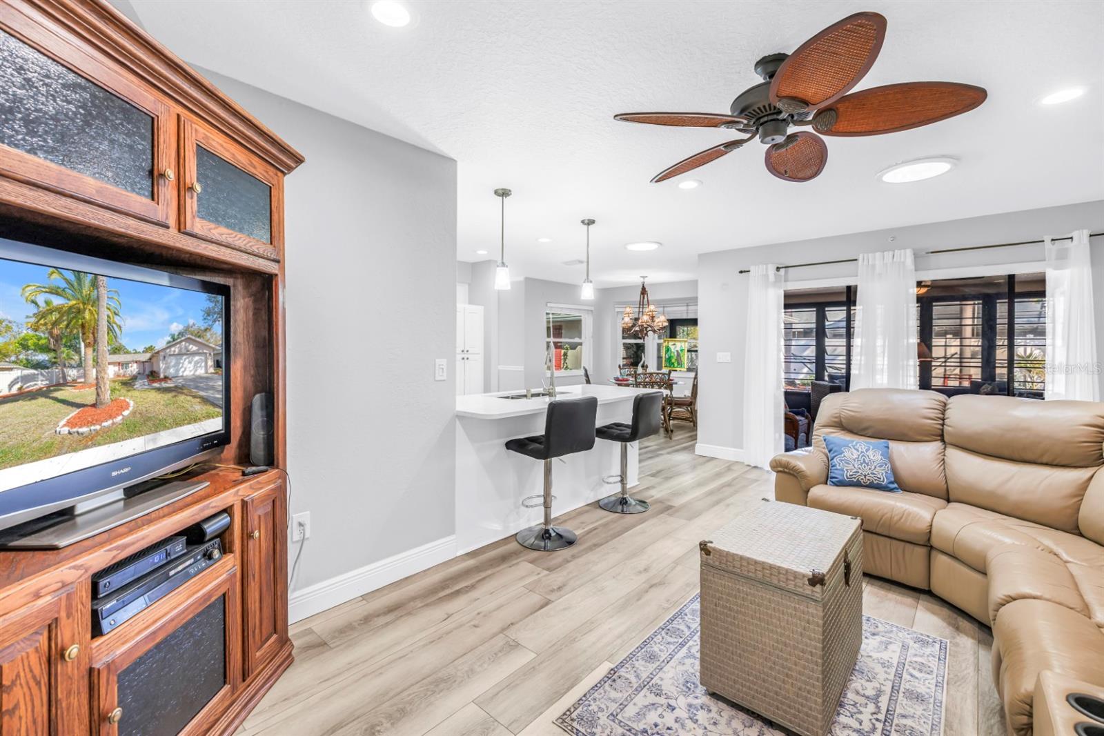 Image 20 of 62 For 10761 125th Avenue