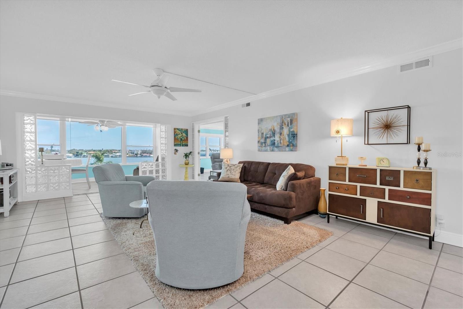 Image 10 of 60 For 1847 Shore Drive S 419