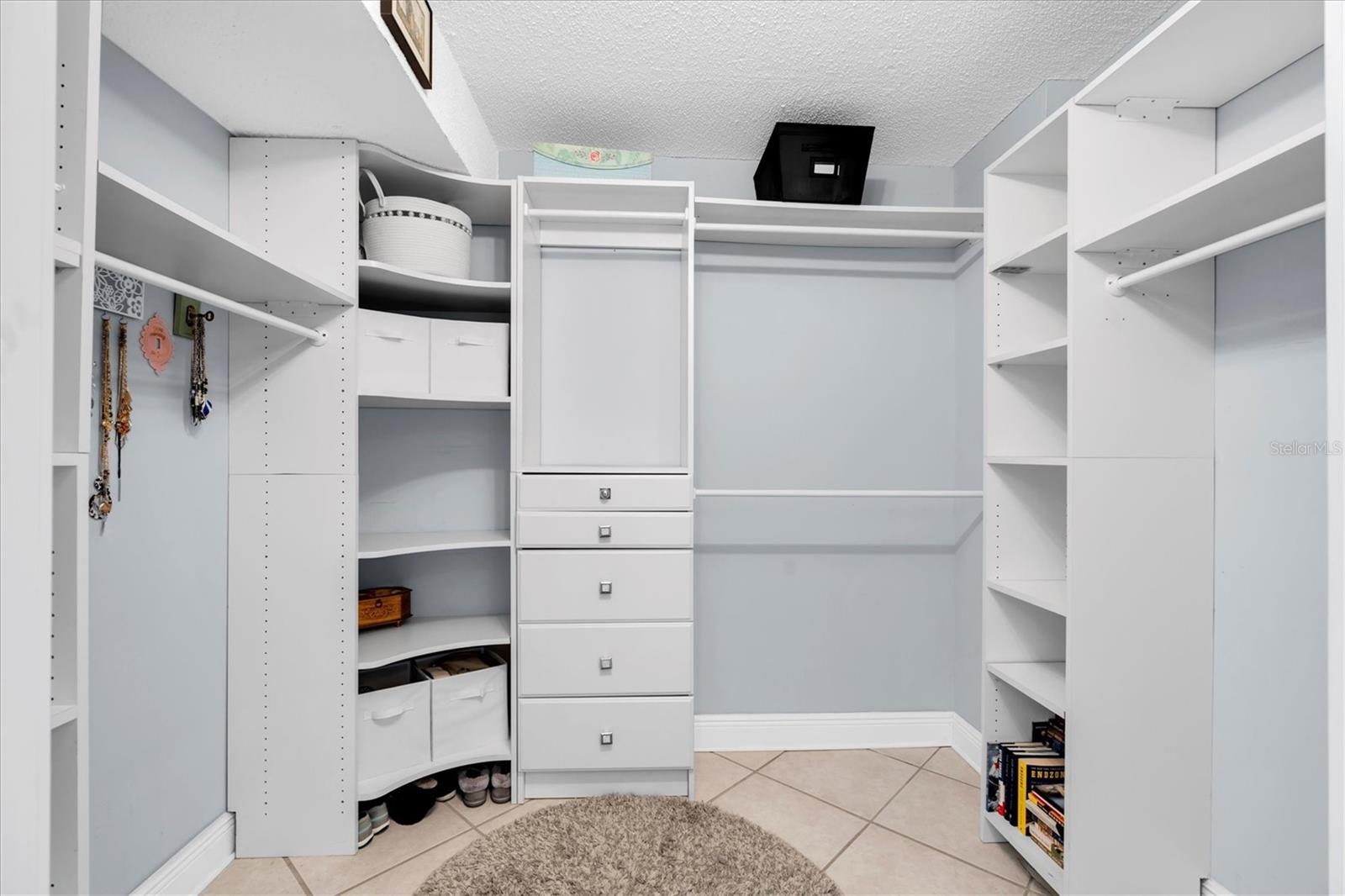 Image 19 of 60 For 1847 Shore Drive S 419