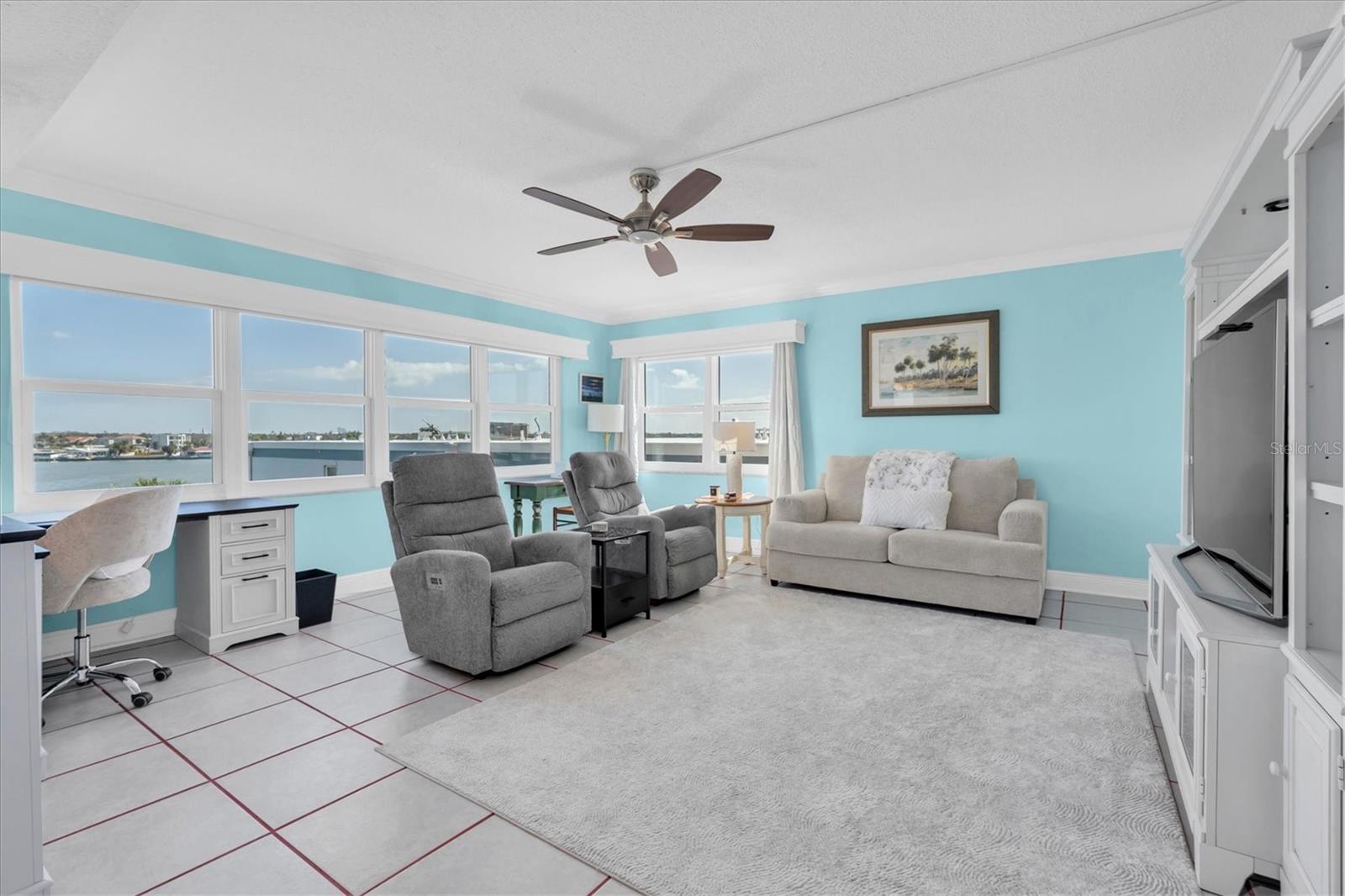 Image 26 of 60 For 1847 Shore Drive S 419