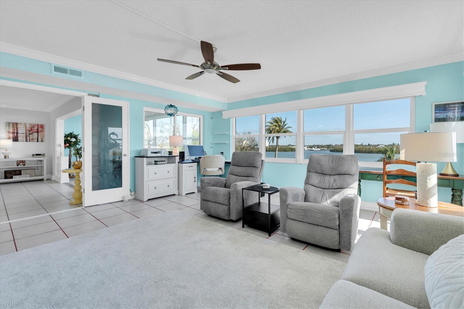 Image 27 of 60 For 1847 Shore Drive S 419