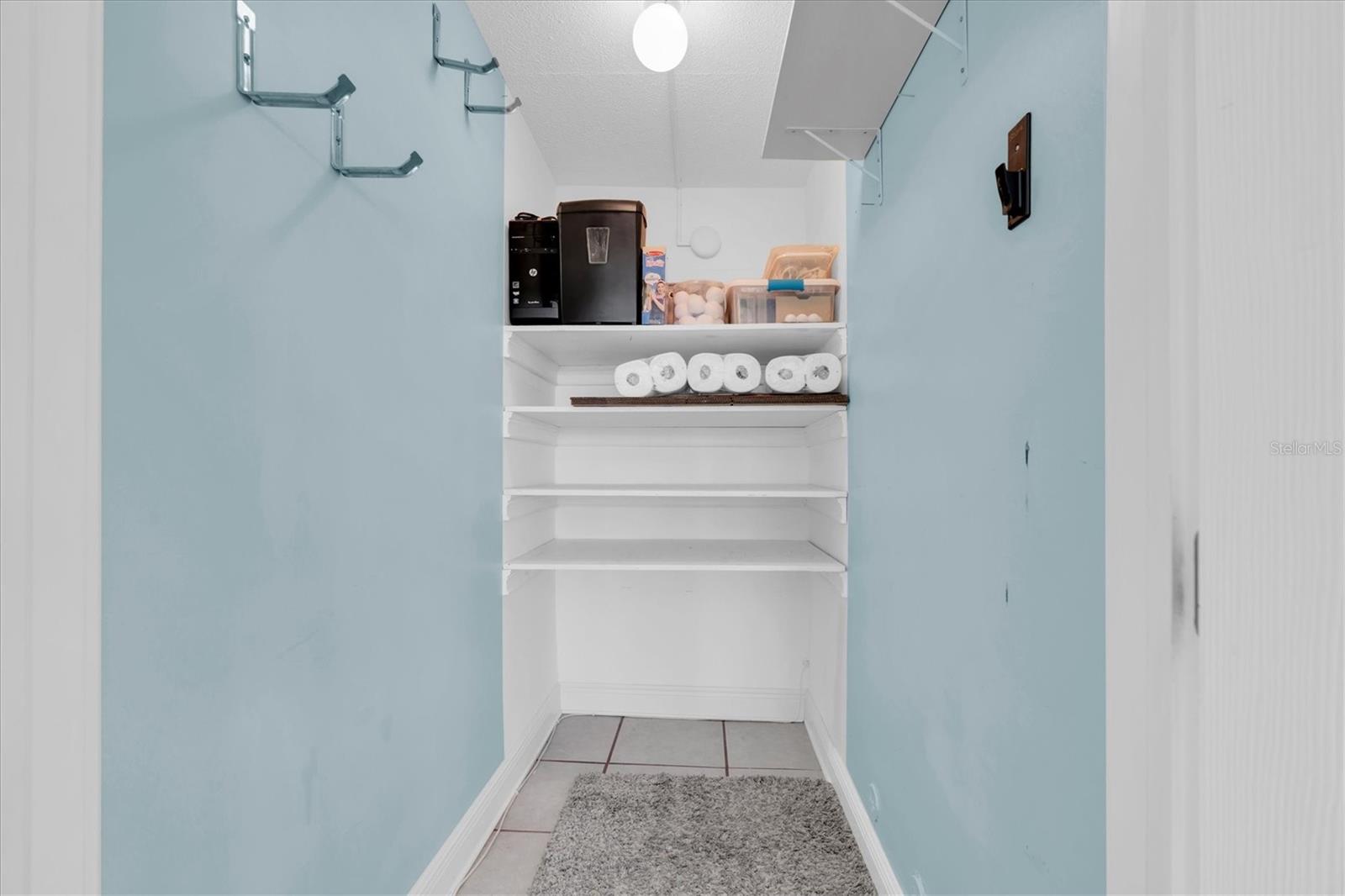 Image 29 of 60 For 1847 Shore Drive S 419