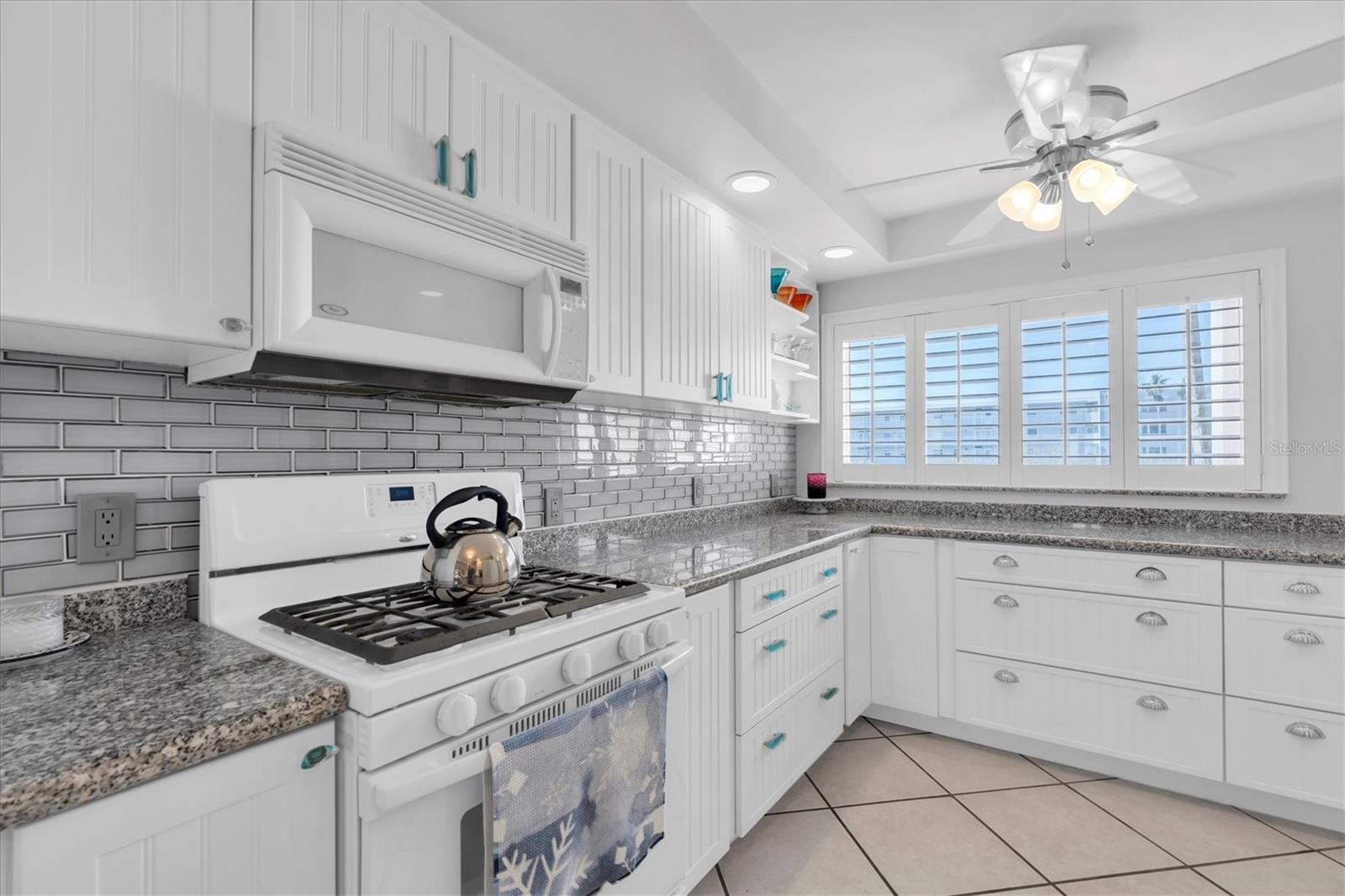 Image 33 of 60 For 1847 Shore Drive S 419