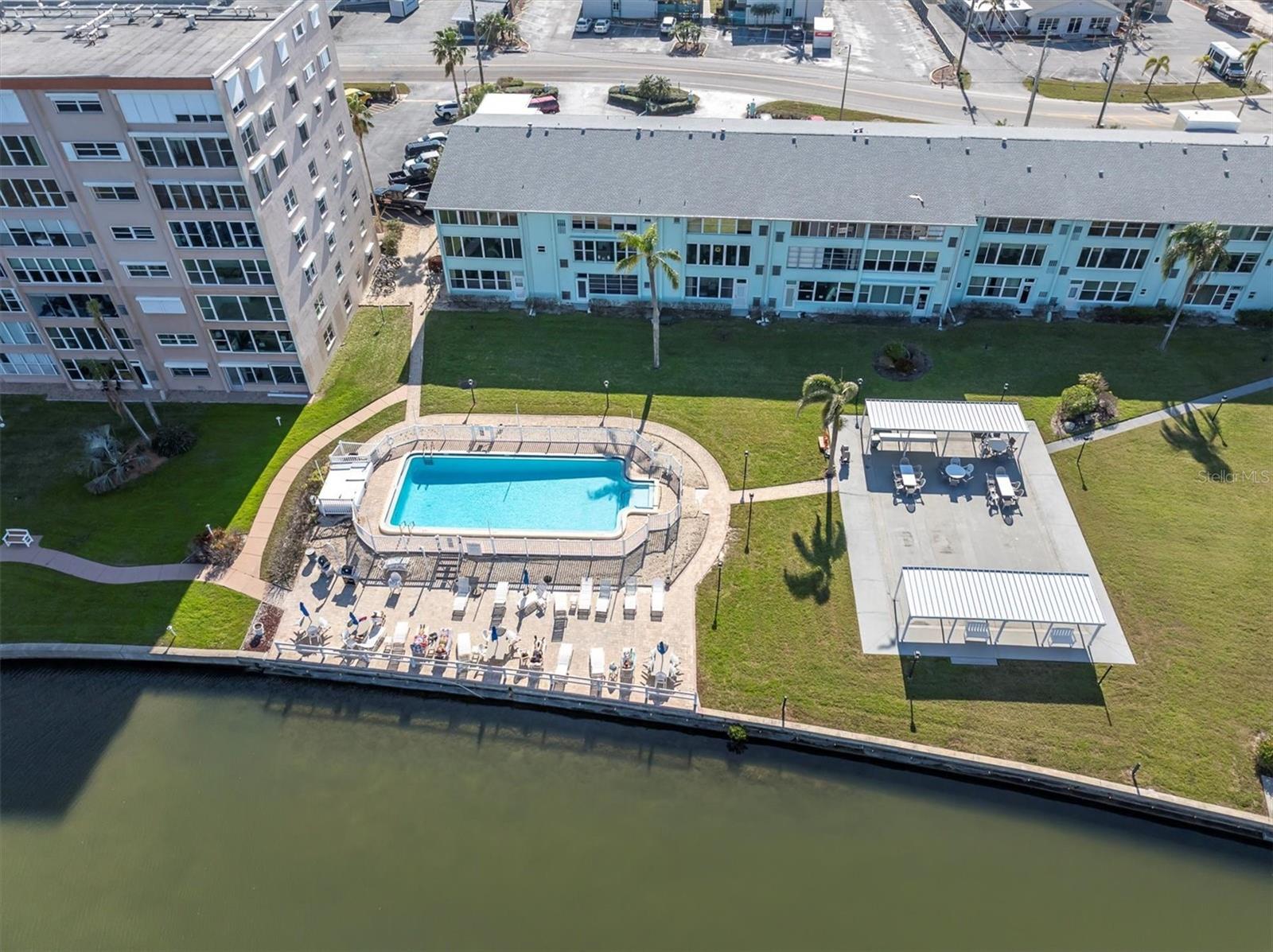 Image 40 of 60 For 1847 Shore Drive S 419