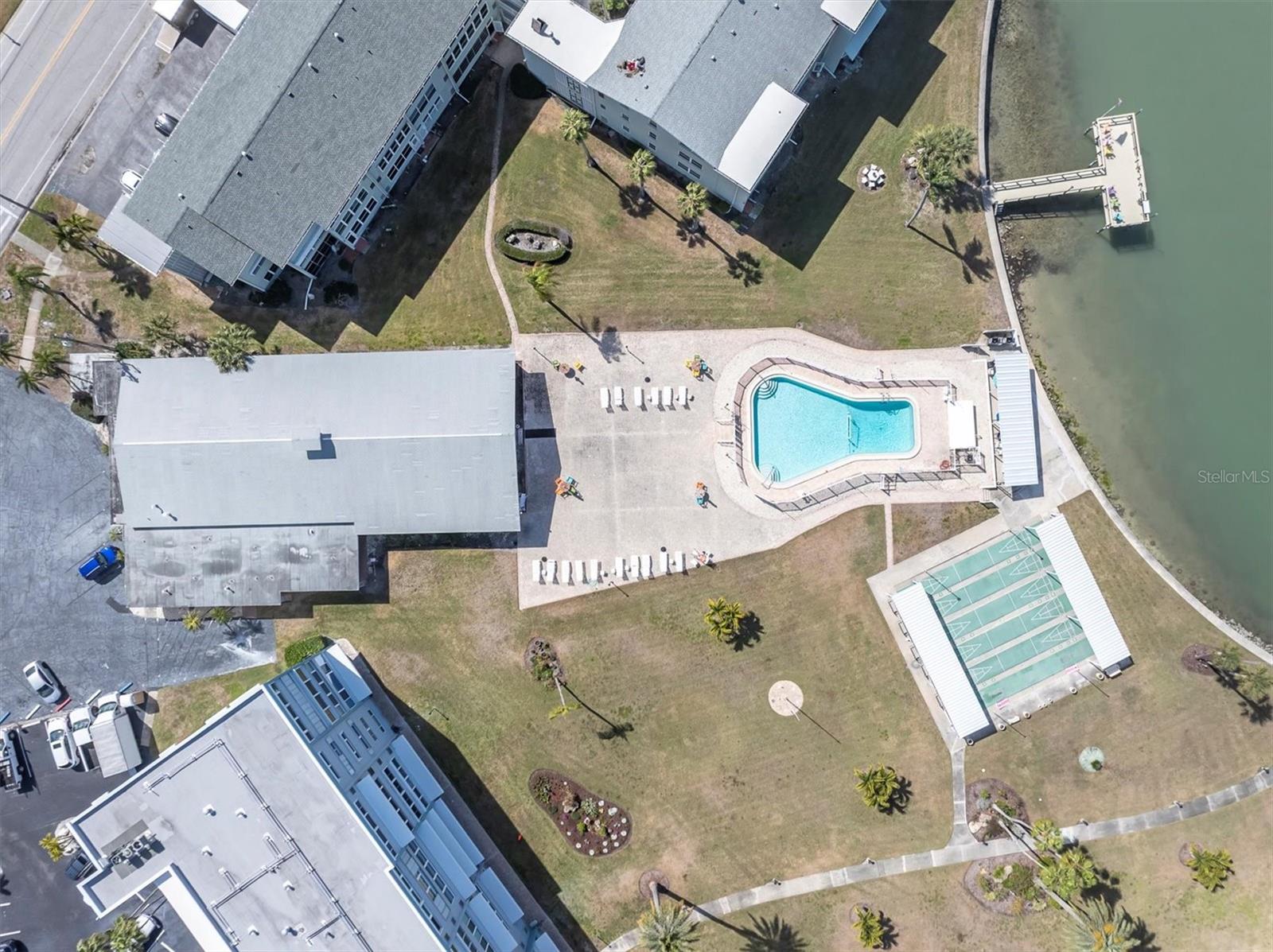 Image 42 of 60 For 1847 Shore Drive S 419