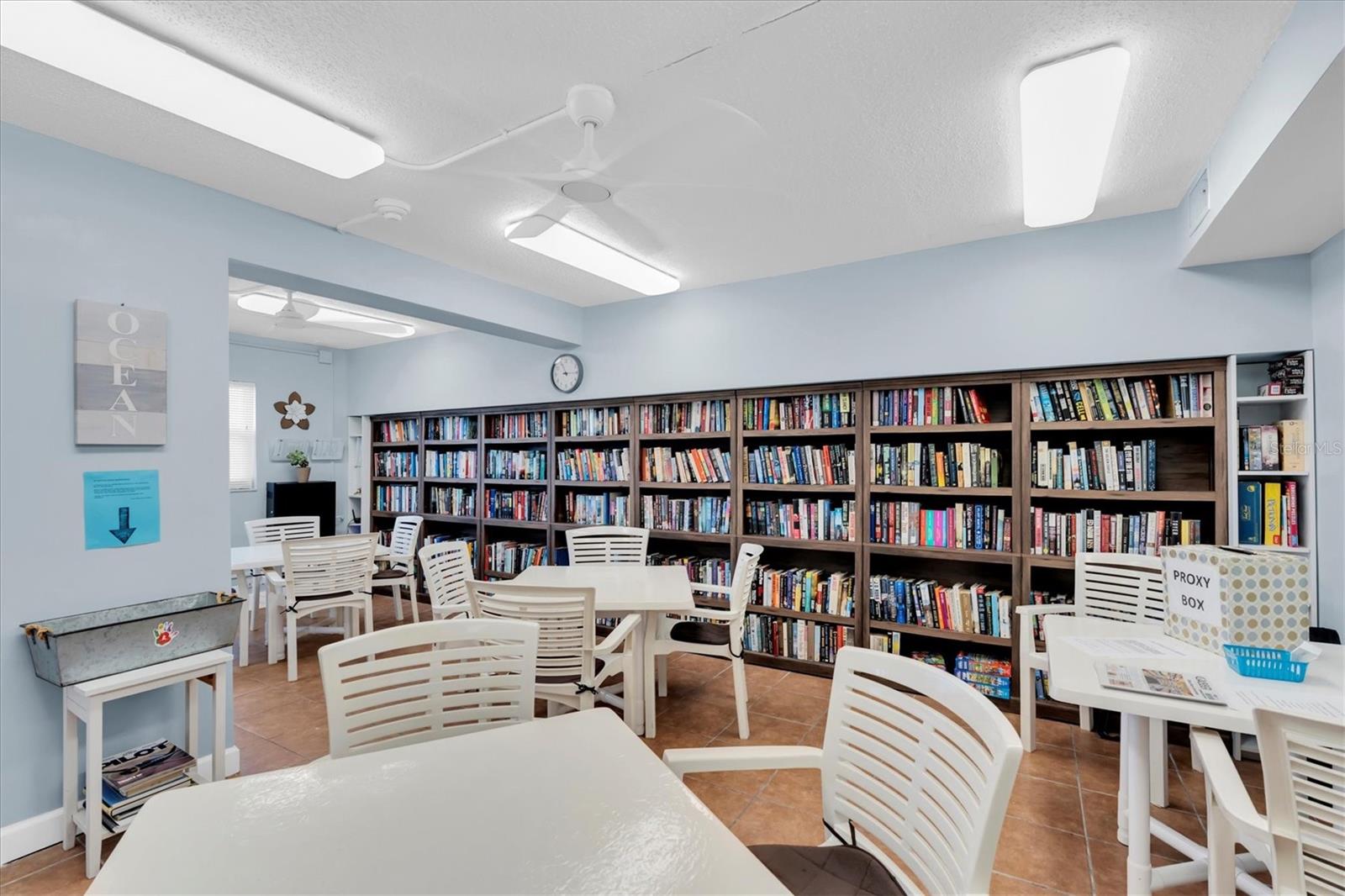 Image 47 of 60 For 1847 Shore Drive S 419