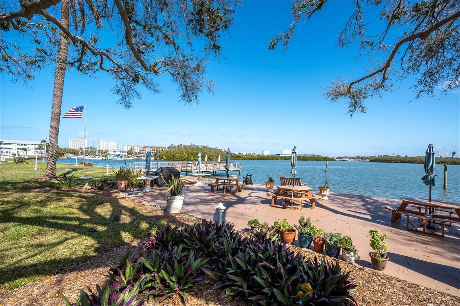 Image 50 of 60 For 1847 Shore Drive S 419