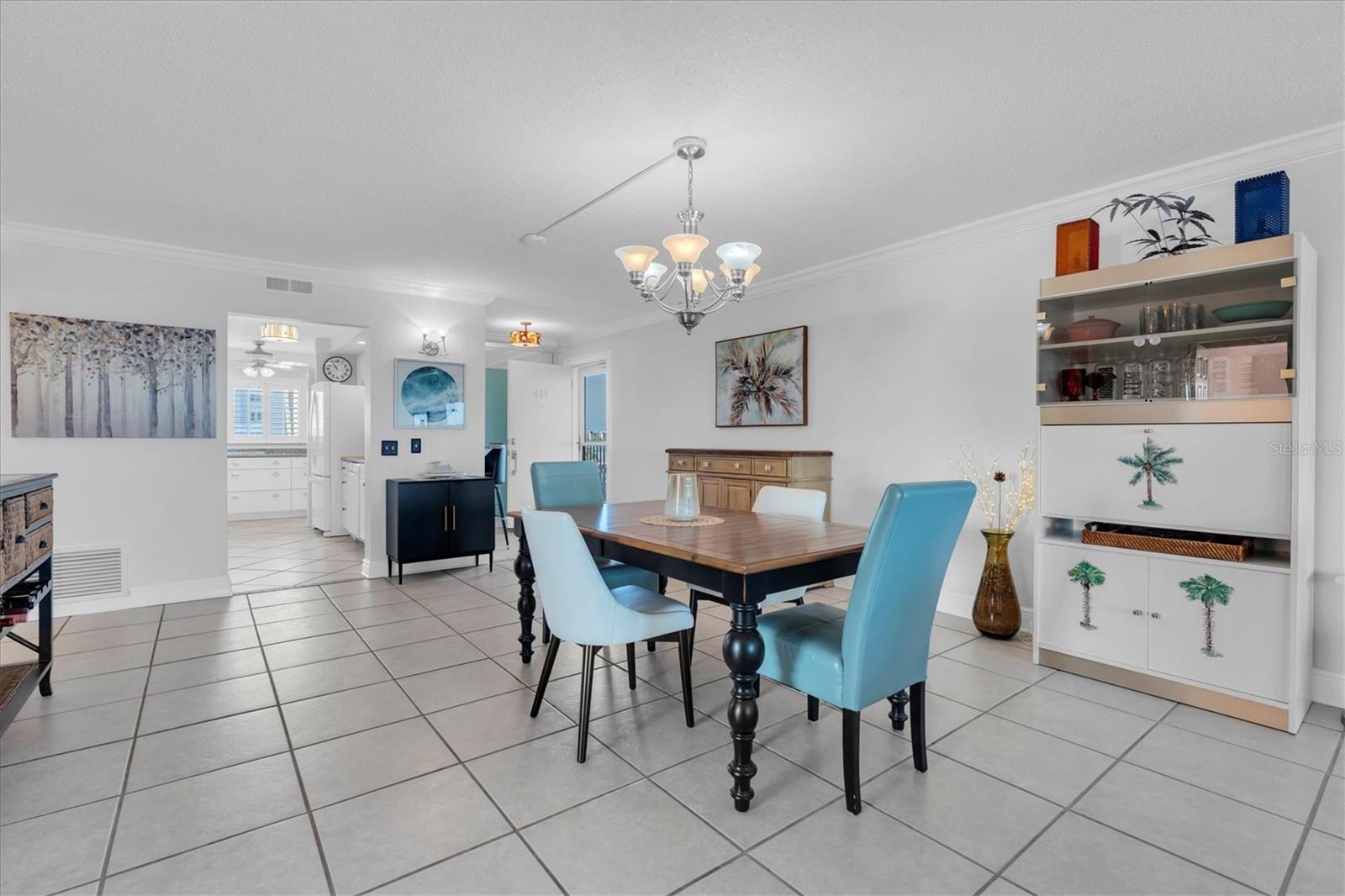 Image 9 of 60 For 1847 Shore Drive S 419