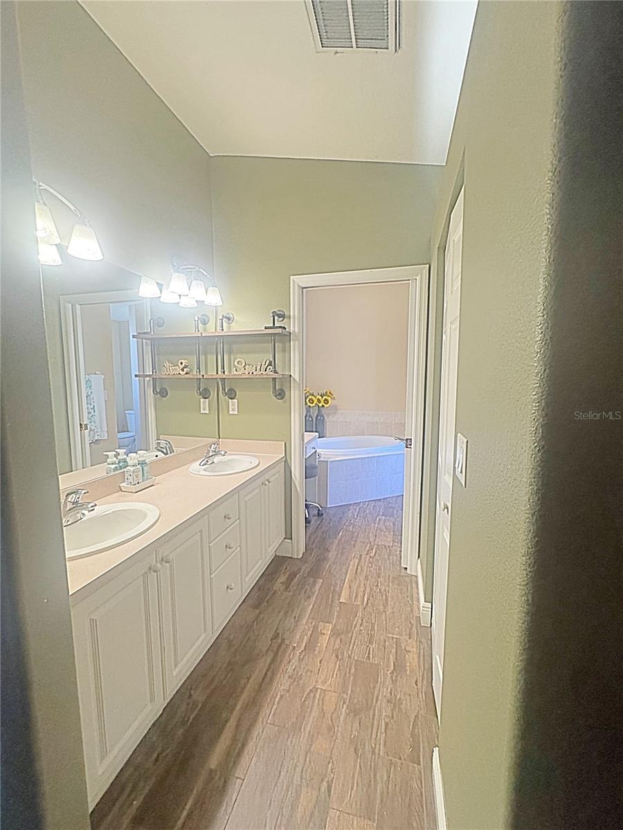 Image 22 of 68 For 1467 Watermill Circle