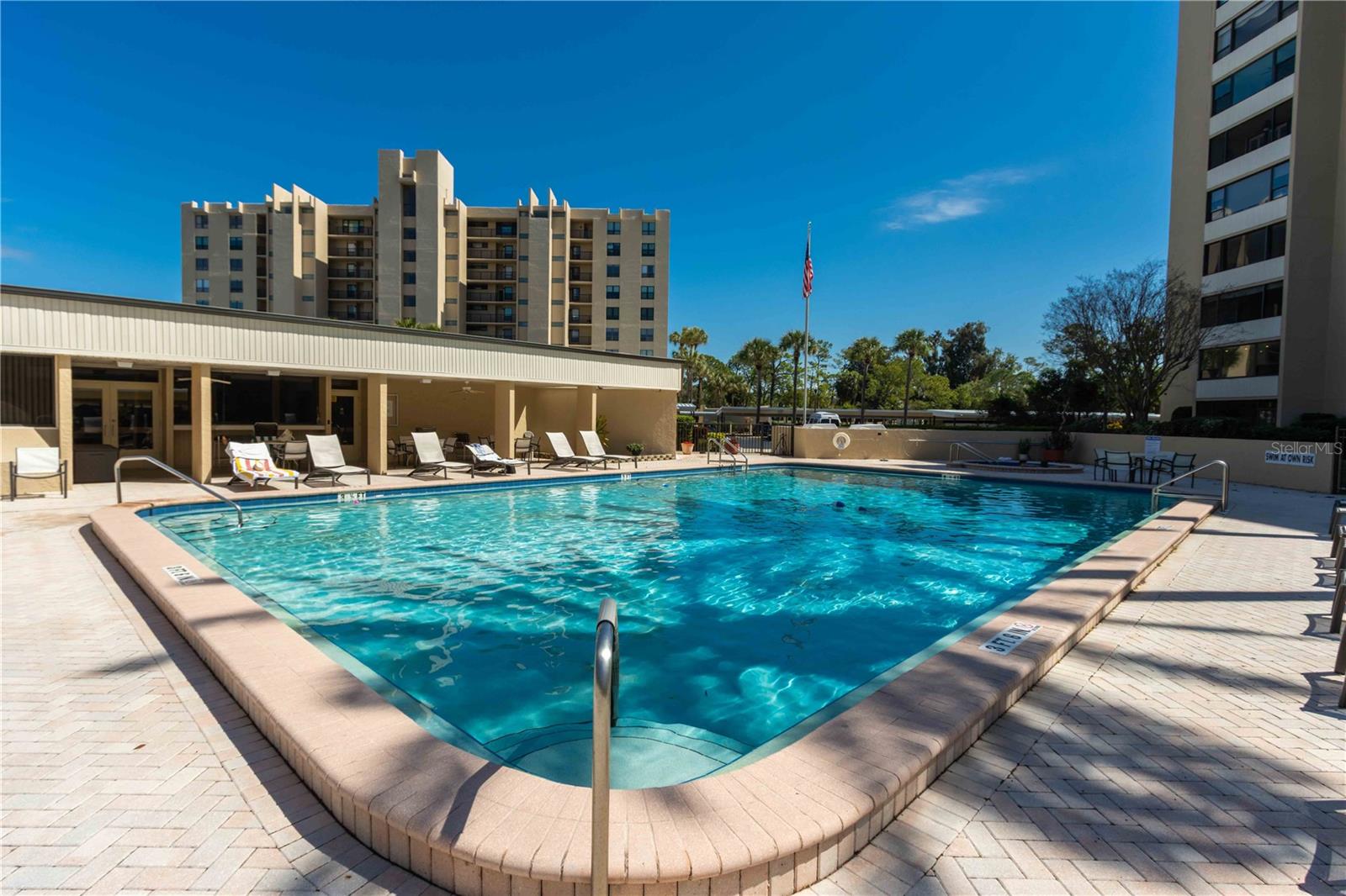 Image 3 of 100 For 2621 Cove Cay Drive 1003