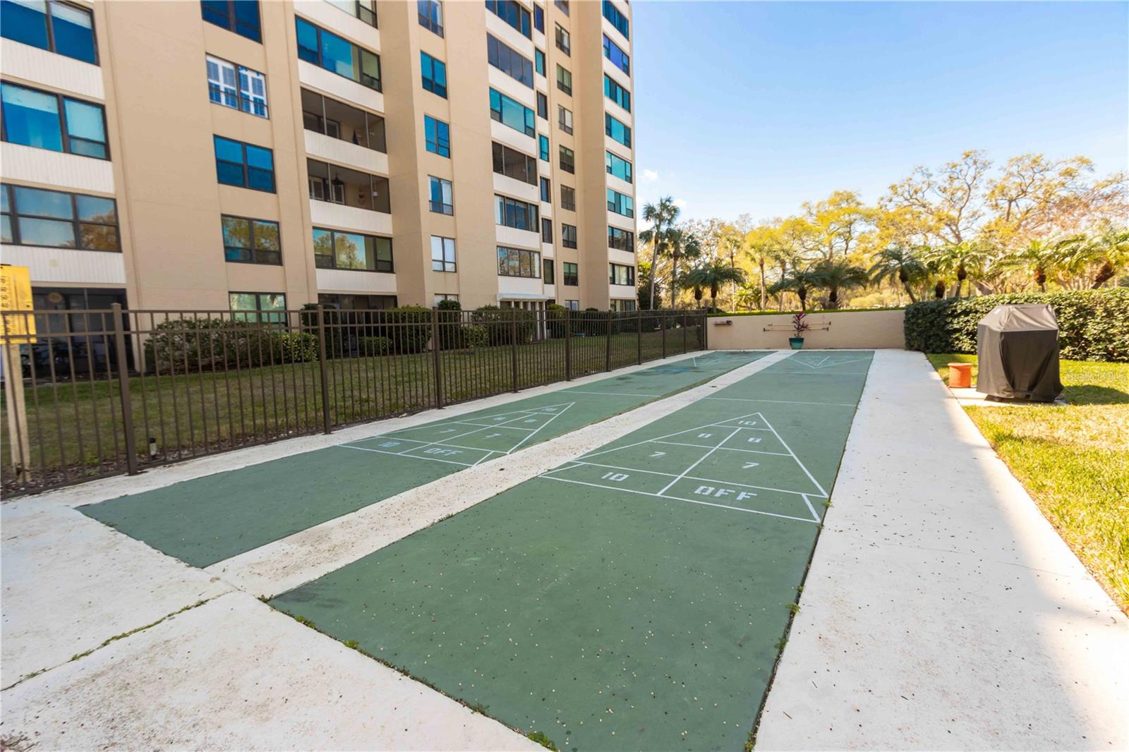 Image 42 of 100 For 2621 Cove Cay Drive 1003