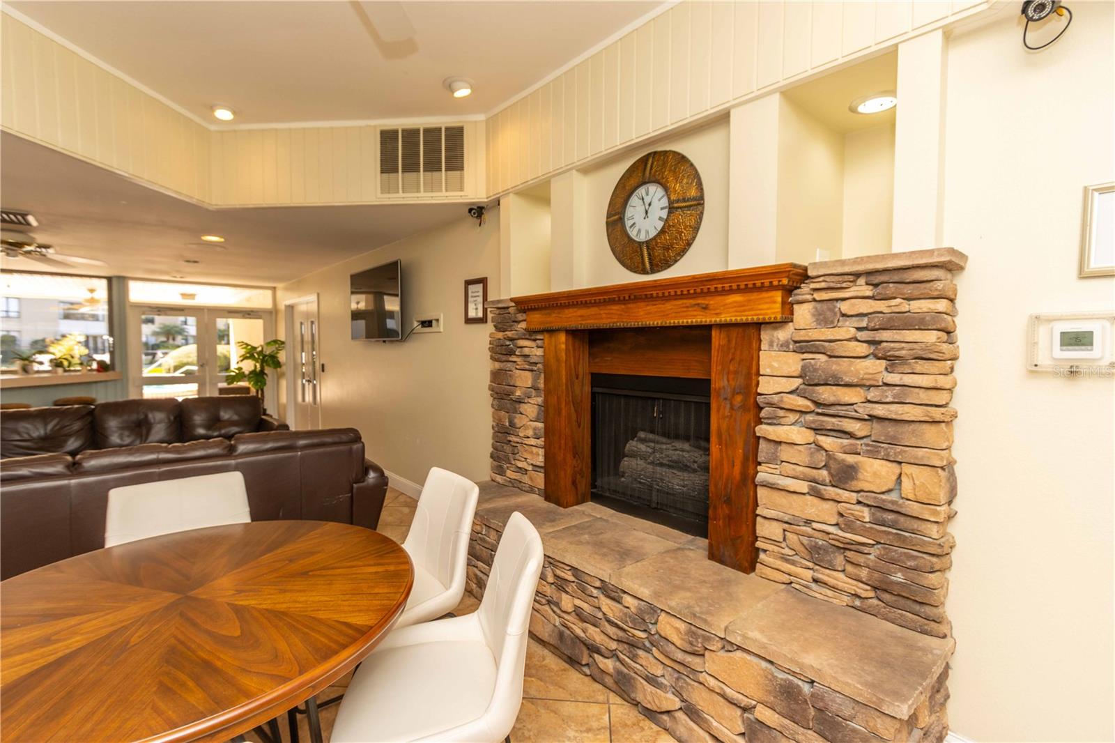 Image 53 of 100 For 2621 Cove Cay Drive 1003