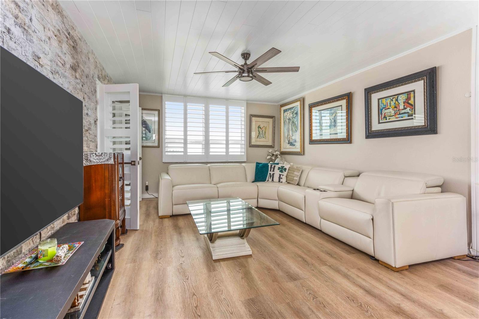 Image 8 of 100 For 2621 Cove Cay Drive 1003