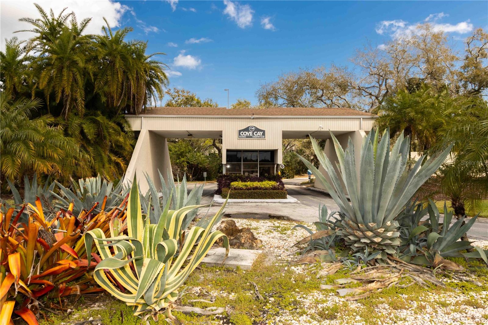 Image 84 of 100 For 2621 Cove Cay Drive 1003