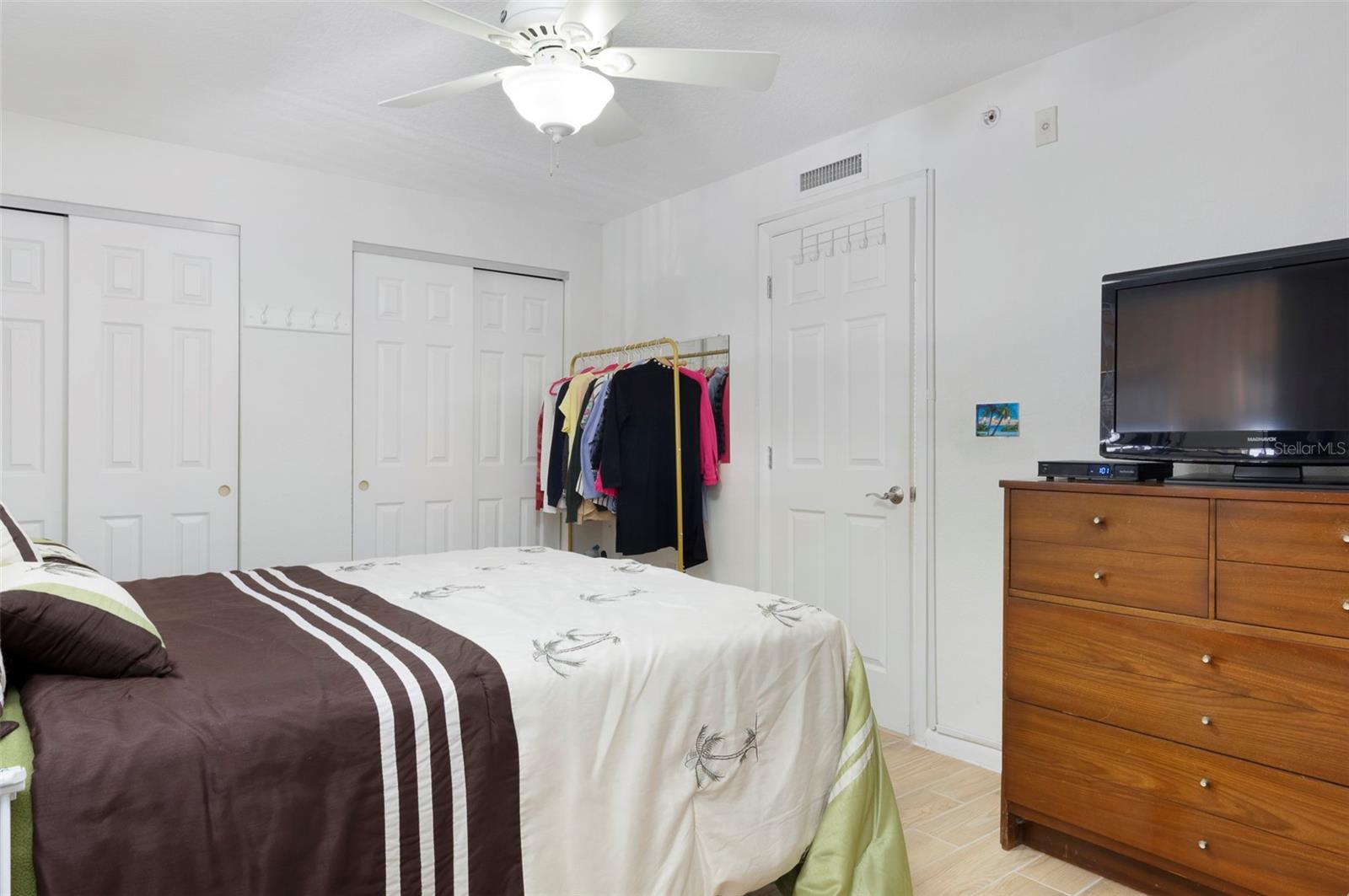 Listing photo id 16 for 1950 59th Avenue N 119