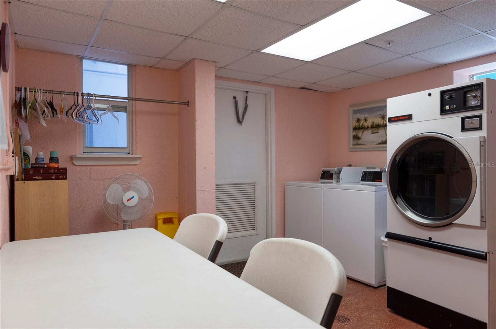 Listing photo id 17 for 1950 59th Avenue N 119